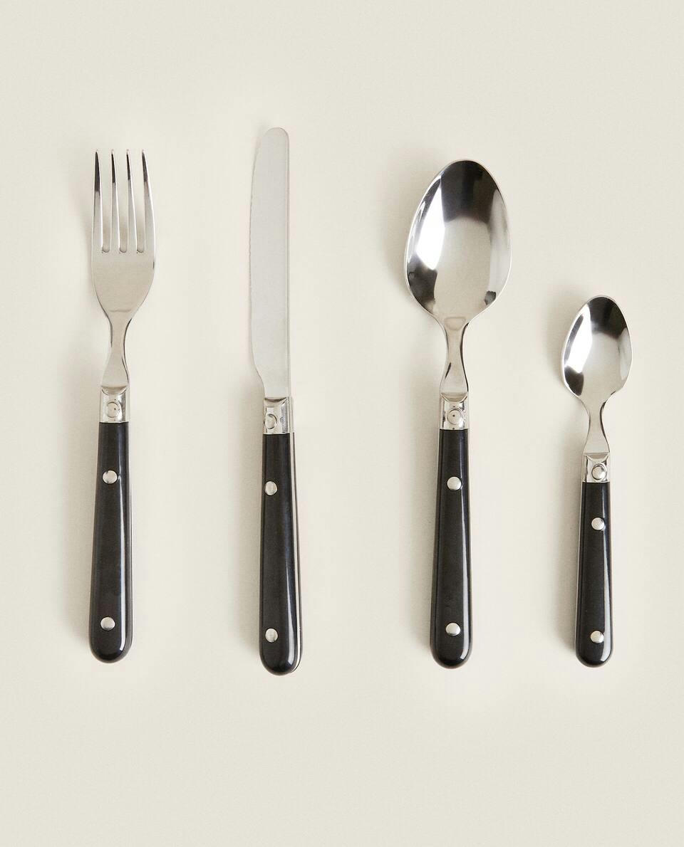 BLACK CUTLERY SET (4 PIECES)