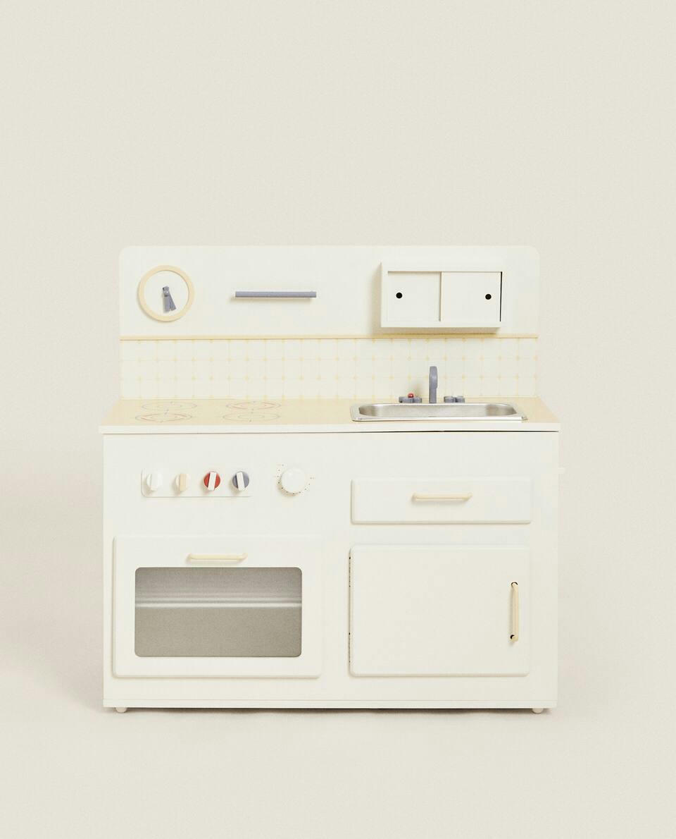 CHILDREN'S WOODEN PLAY KITCHEN