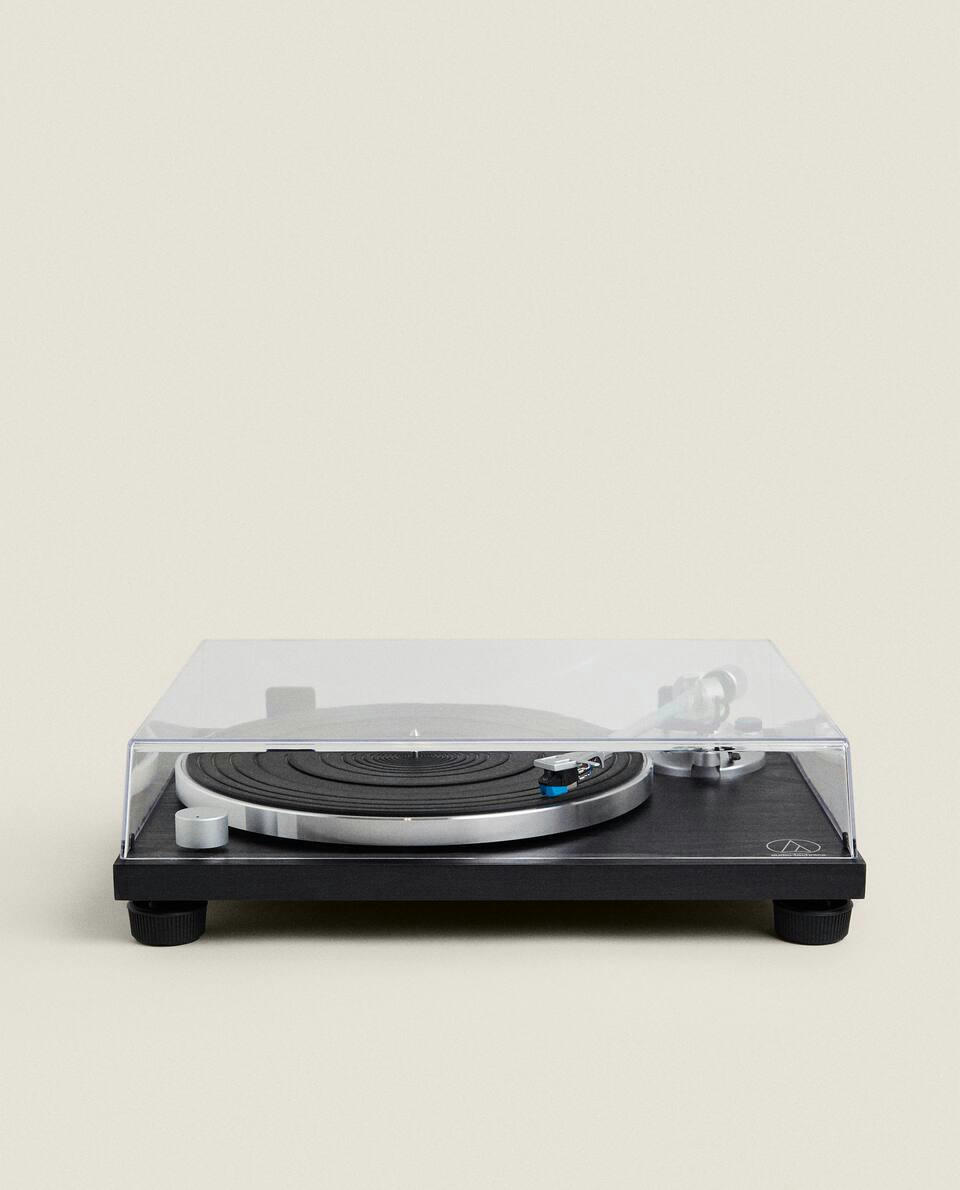 AUDIO TECHNICA TURNTABLE