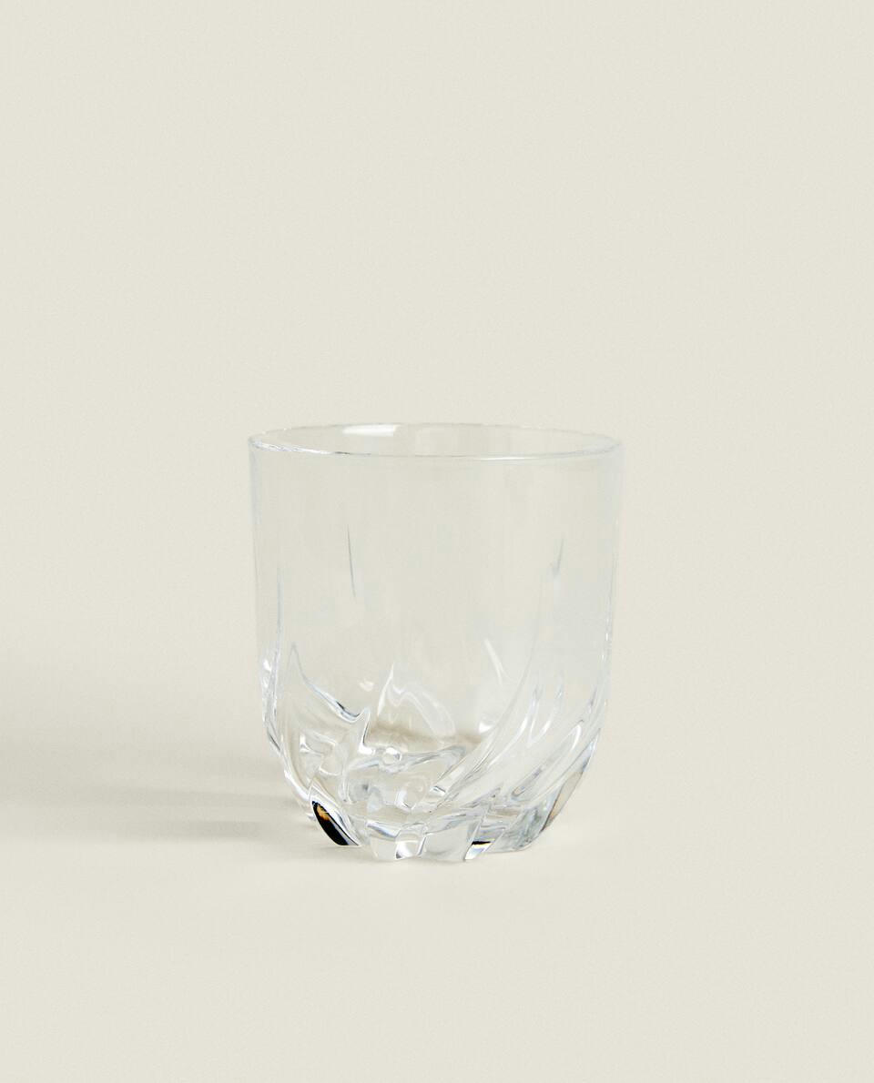 CRYSTALLINE TUMBLER WITH RAISED DESIGN