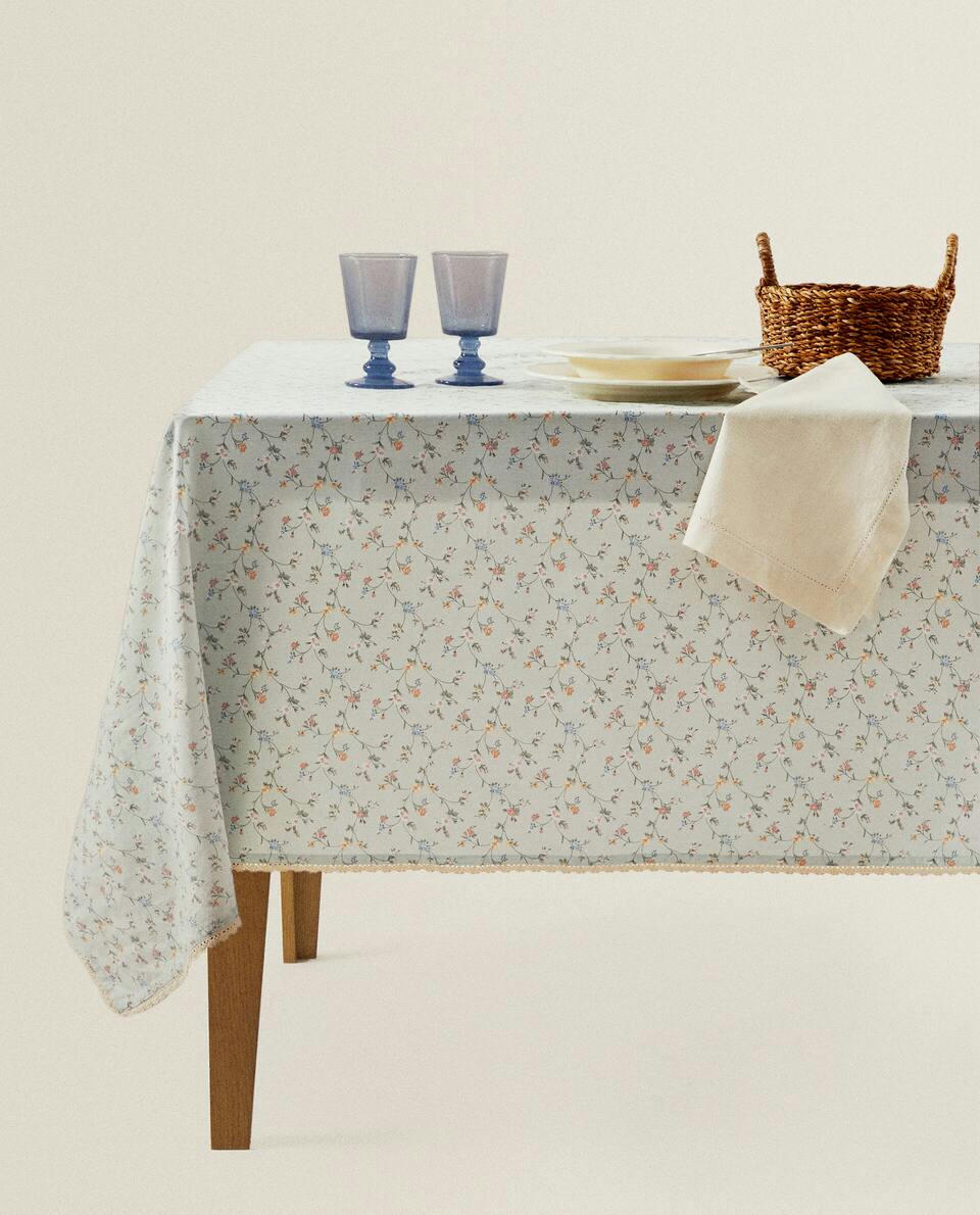 MINI FLORAL PRINT TABLECLOTH