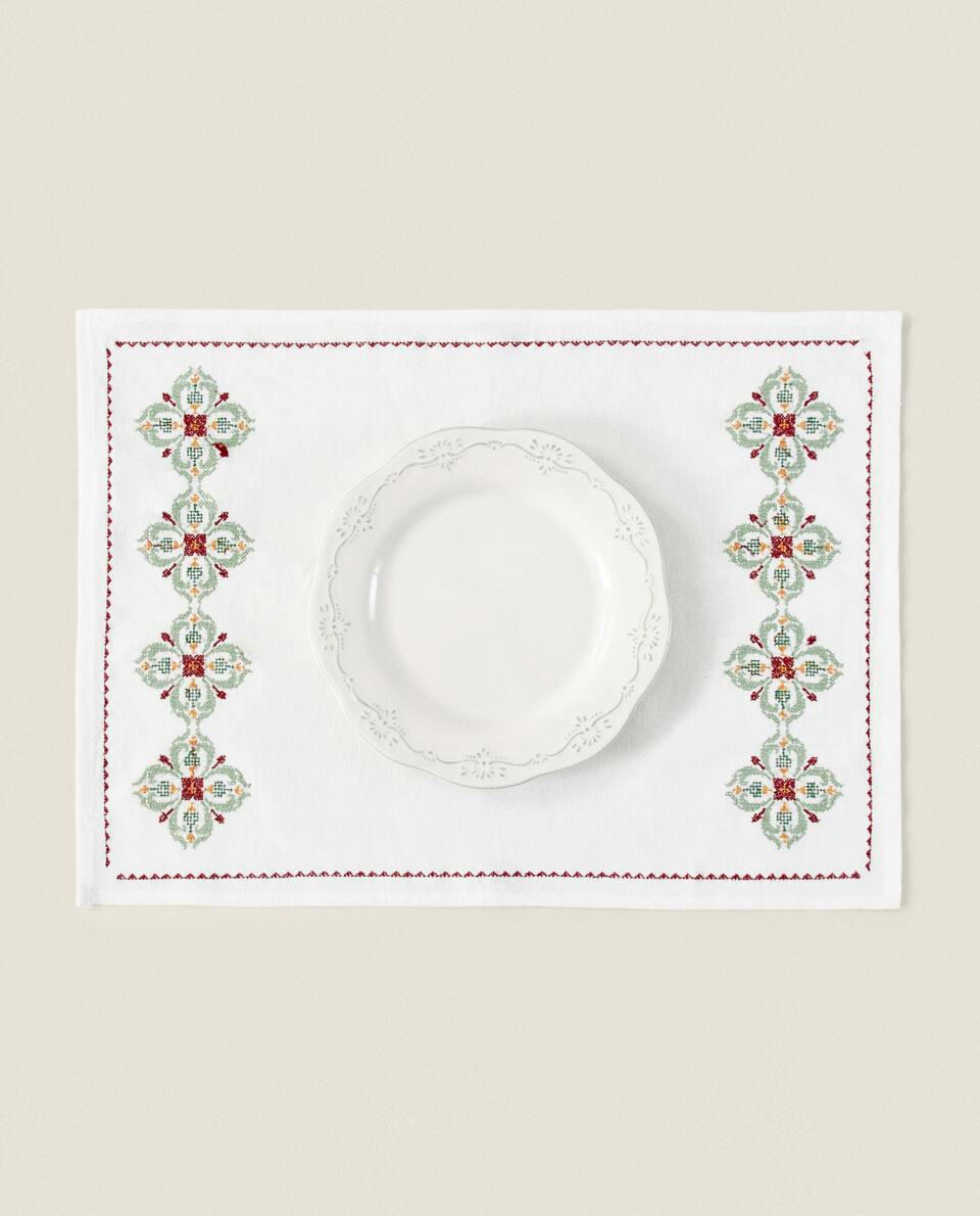 EMBROIDERED COTTON LINEN PLACEMAT