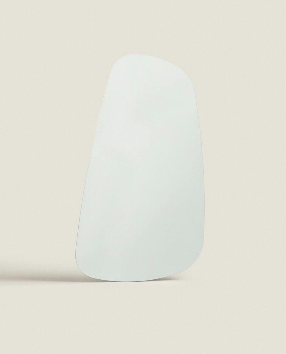 IRREGULAR-SHAPED MIRROR