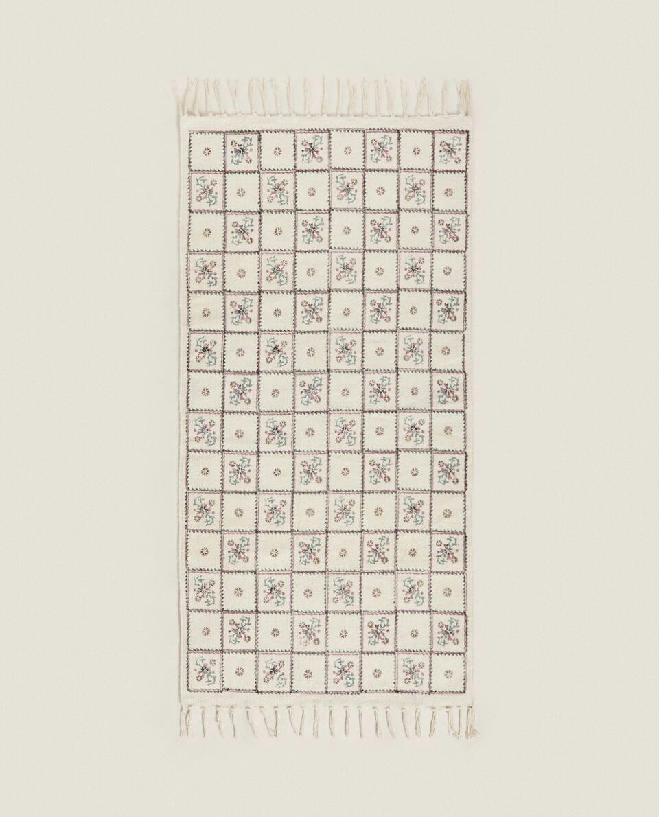 COTTON CHRISTMAS RUG WITH FRINGING