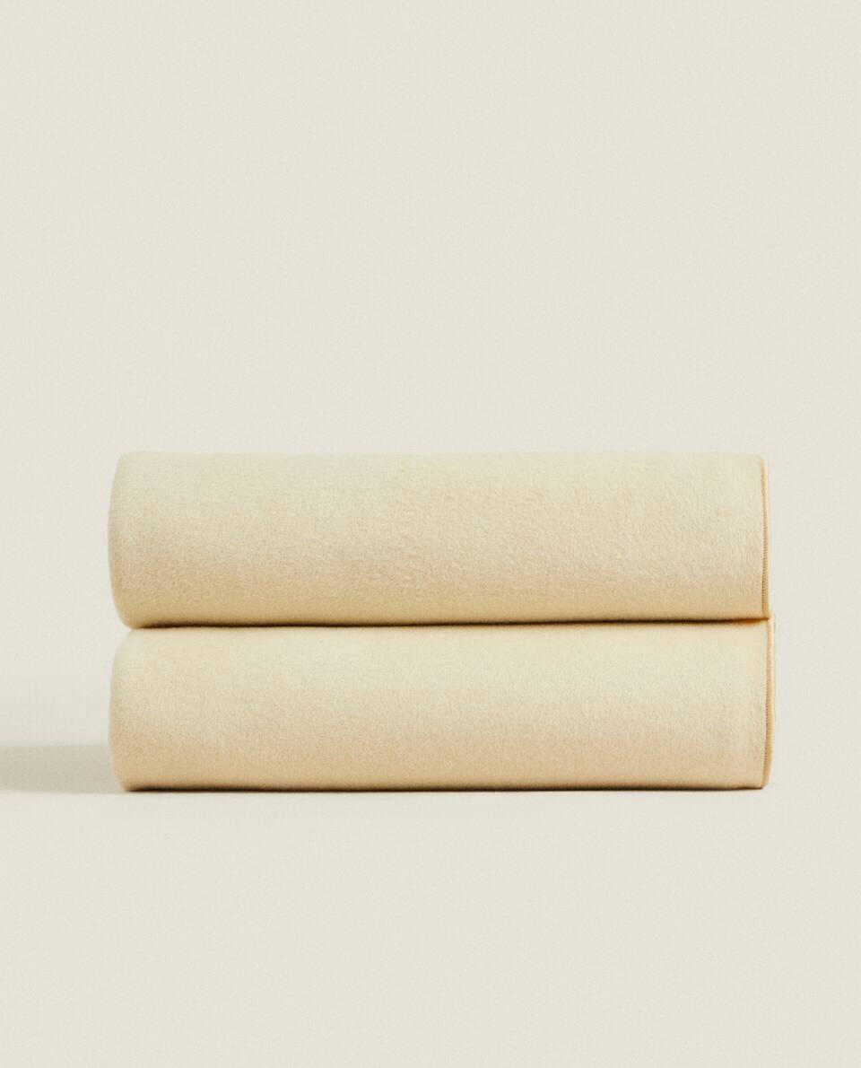 PLAIN WOOL BLANKET