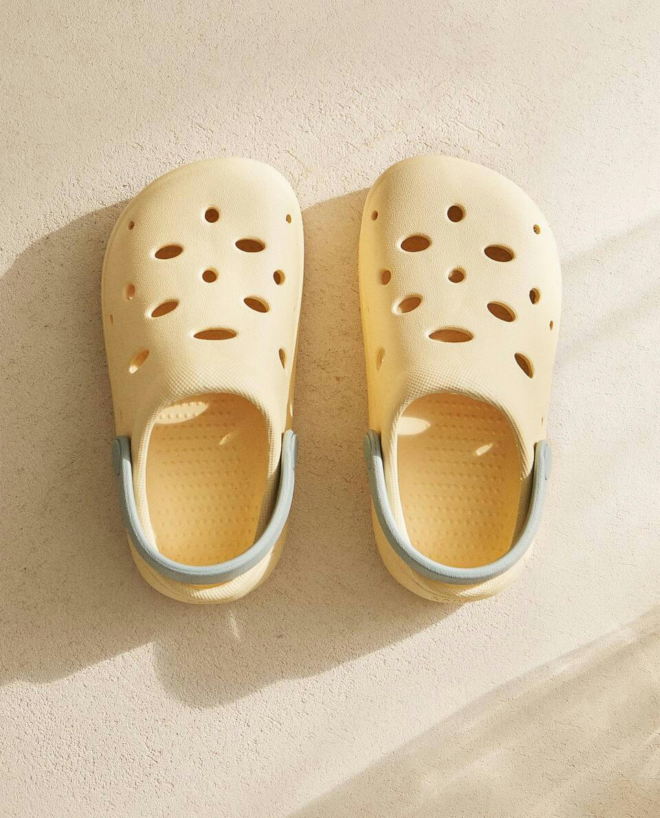 RUBBERIZED POOL CLOGS