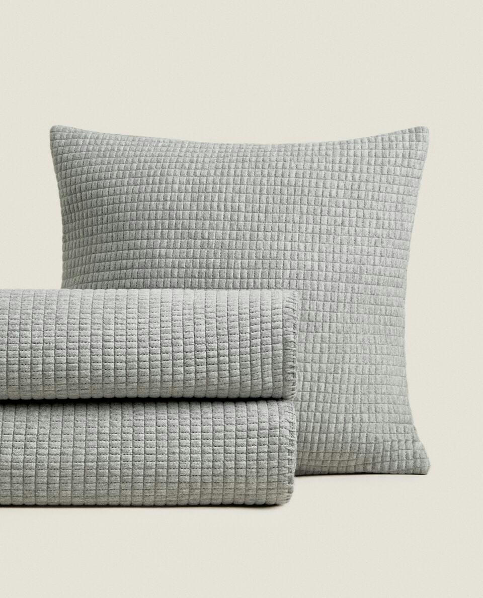 CHECKED JACQUARD BEDSPREAD