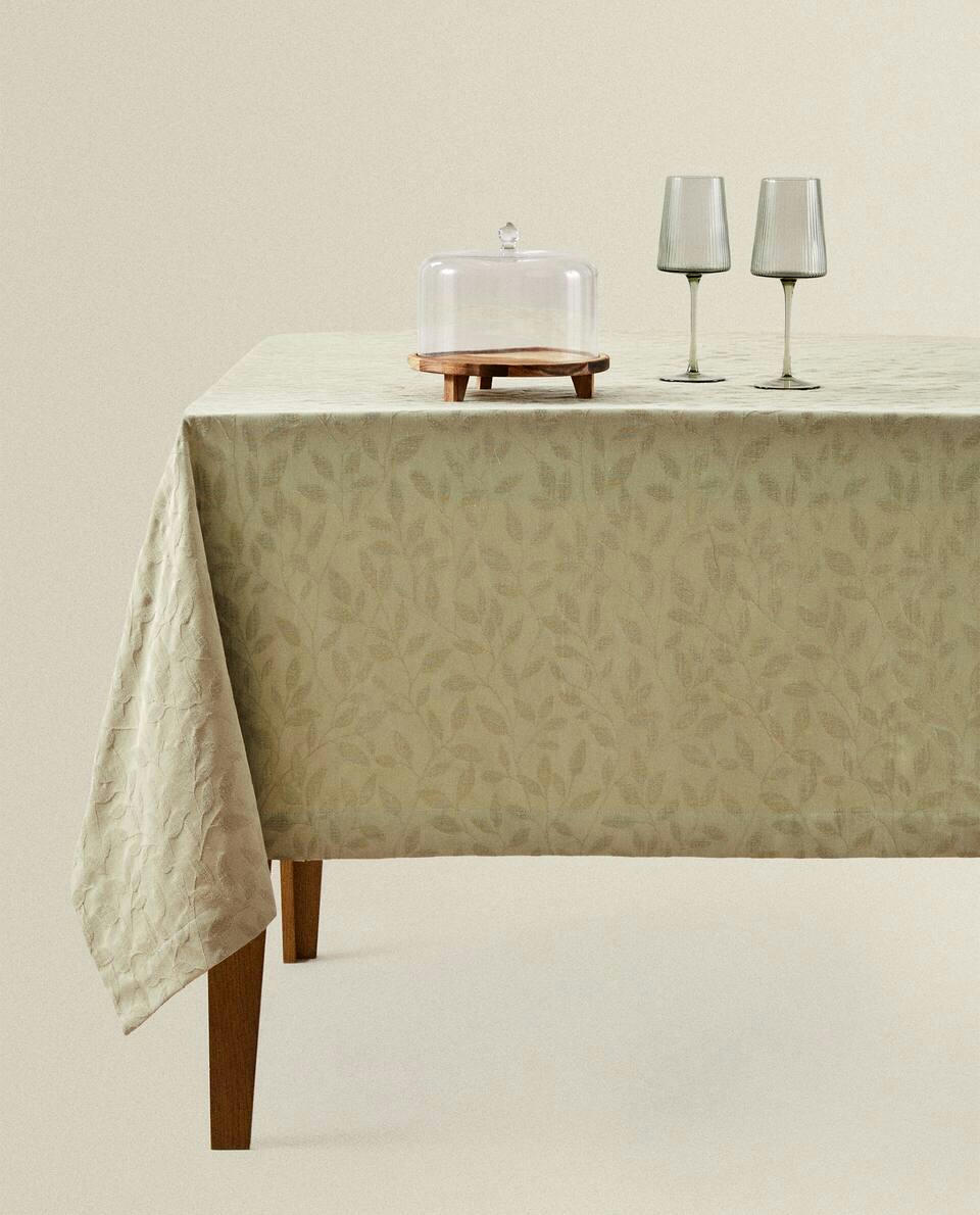 JACQUARD LEAF TABLECLOTH
