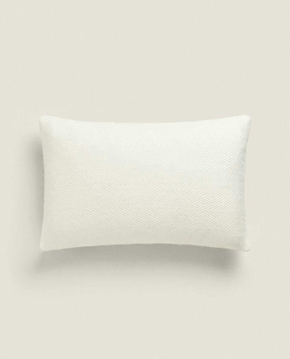 X áBBATTE MERINO WOOL AND SILK CUSHION