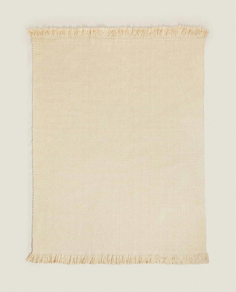 PLAIN WOOL RUG