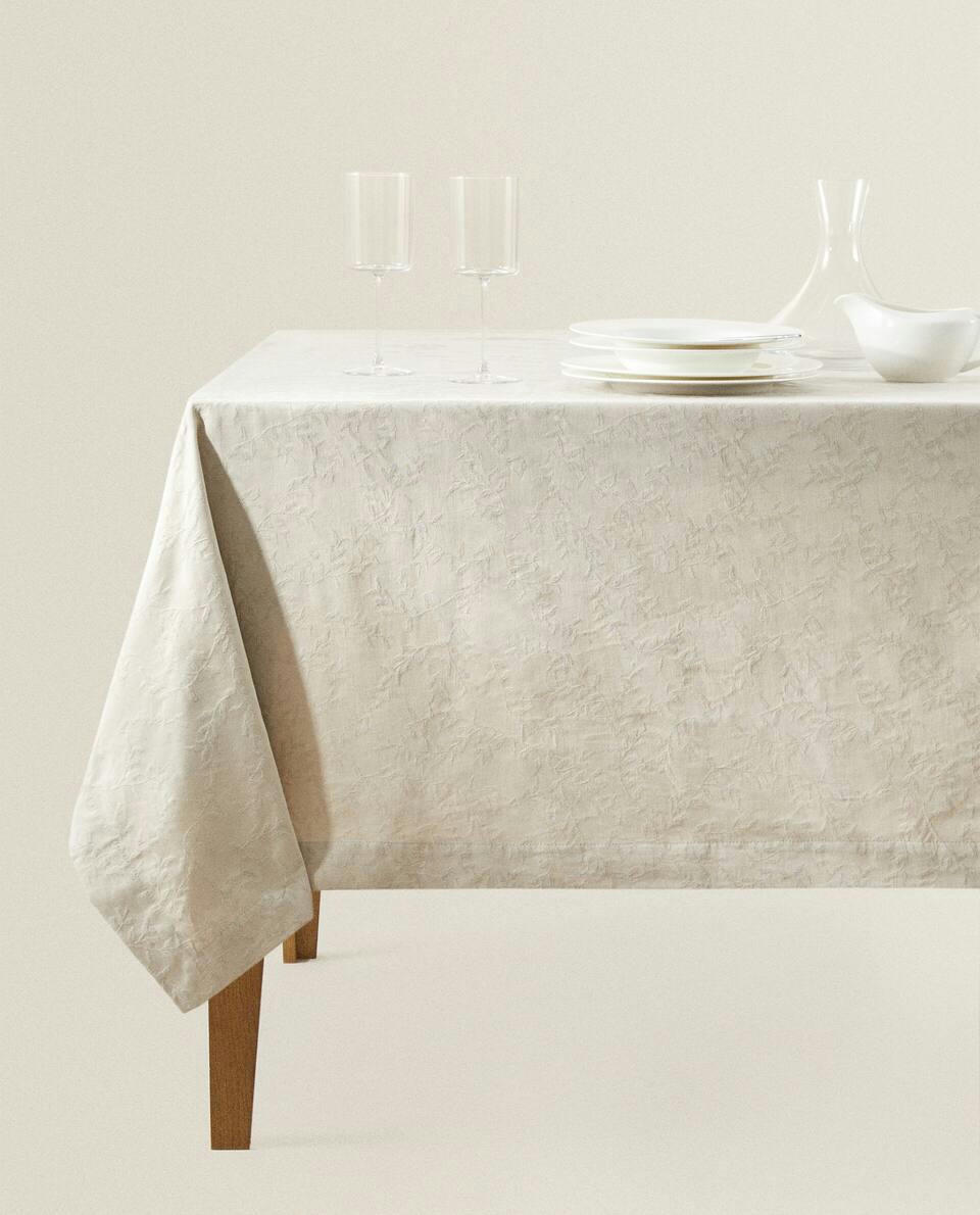 JACQUARD LEAF TABLECLOTH