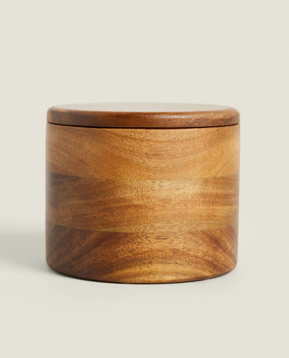 SALT SHAKER WITH SPOON AND LID