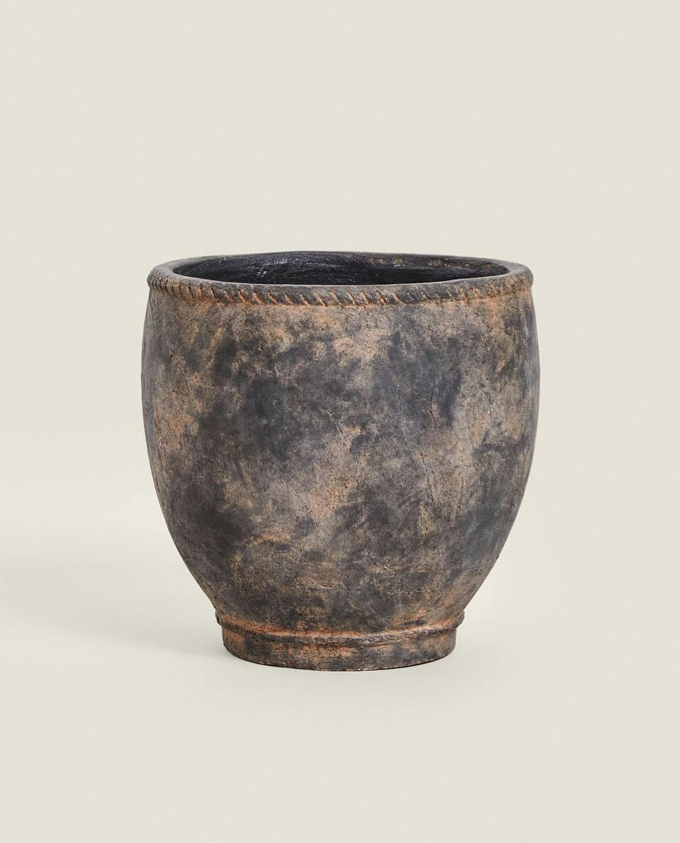FLOWERPOT WITH ANTIQUE FINISH