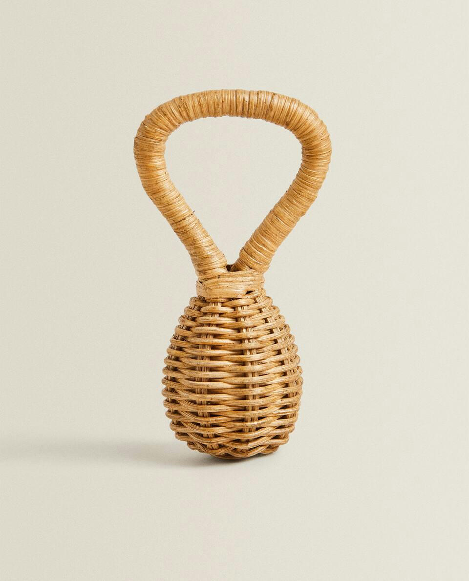 RATTAN RATTLE