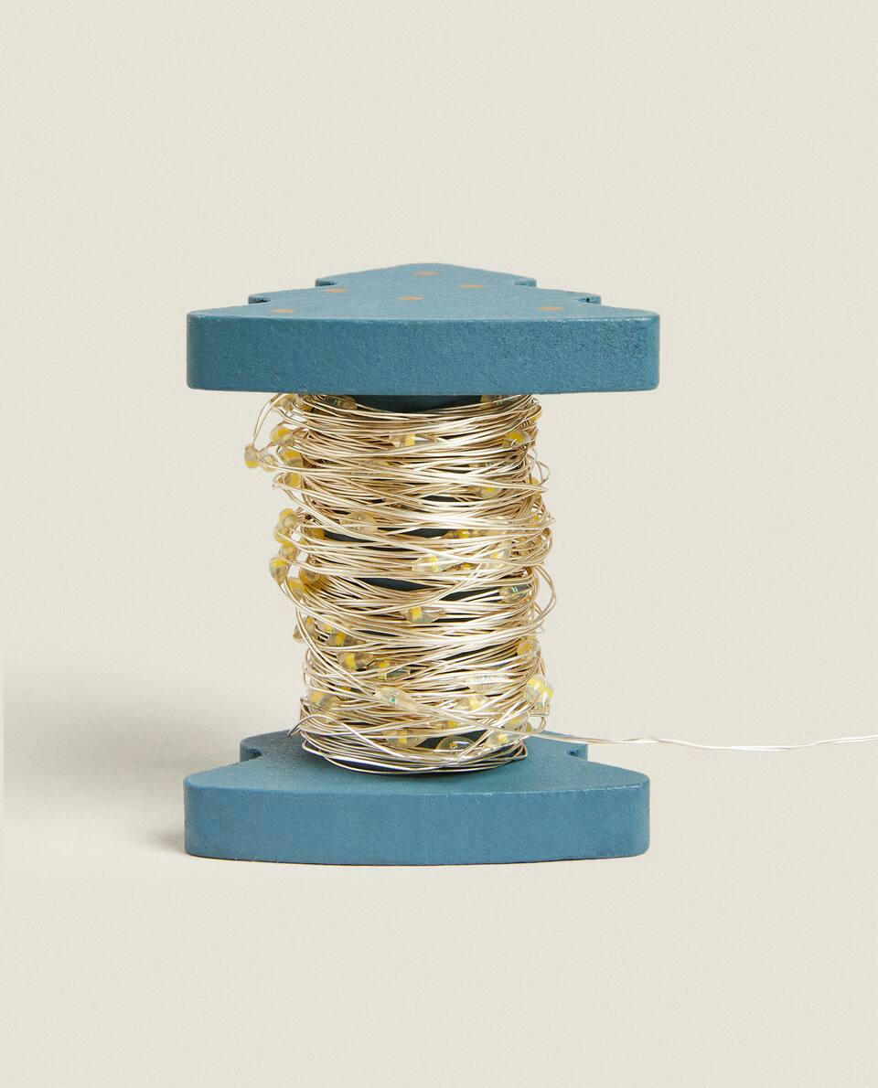 CHILDREN’S CHRISTMAS LIGHT GARLAND