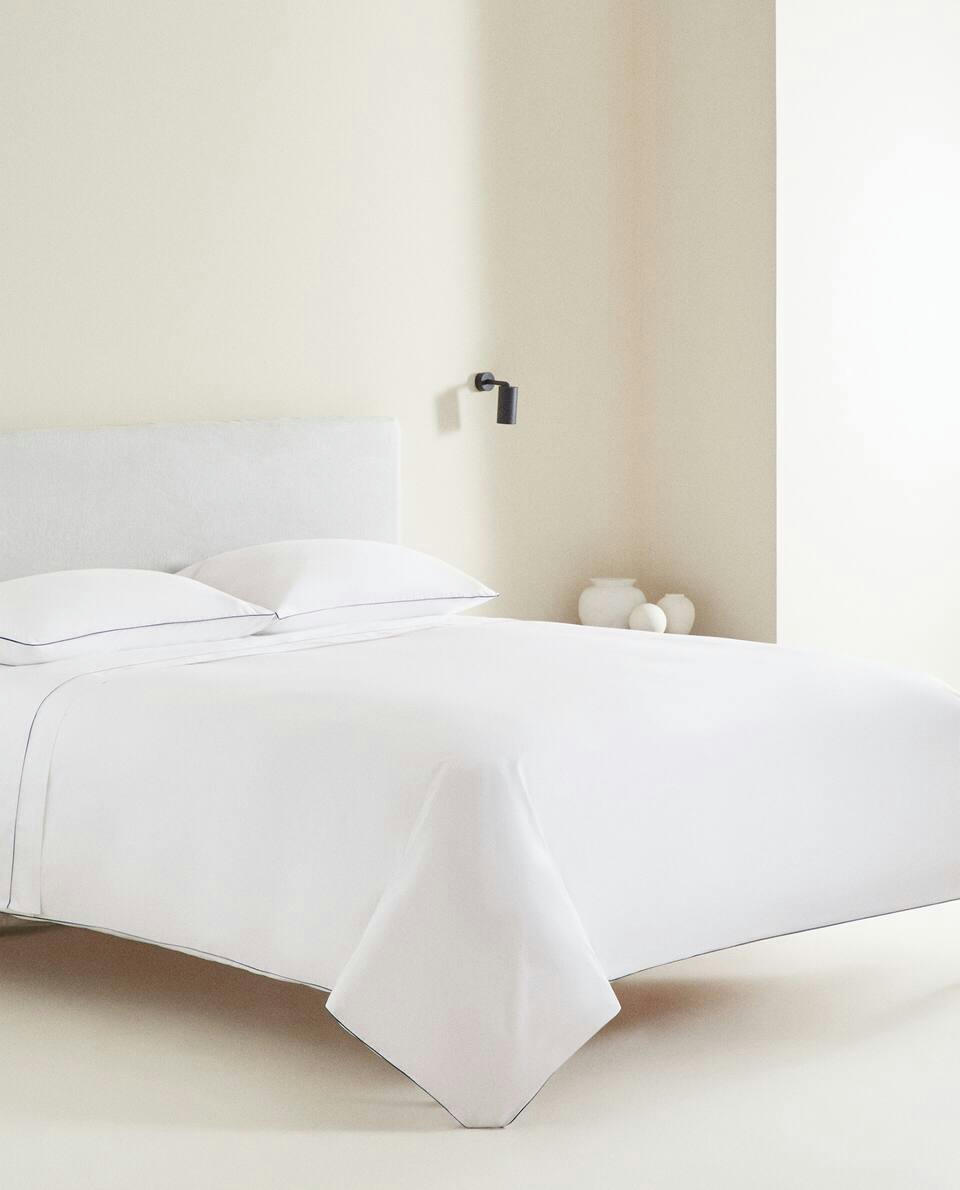 DUVET COVER WITH BLUE PIPING