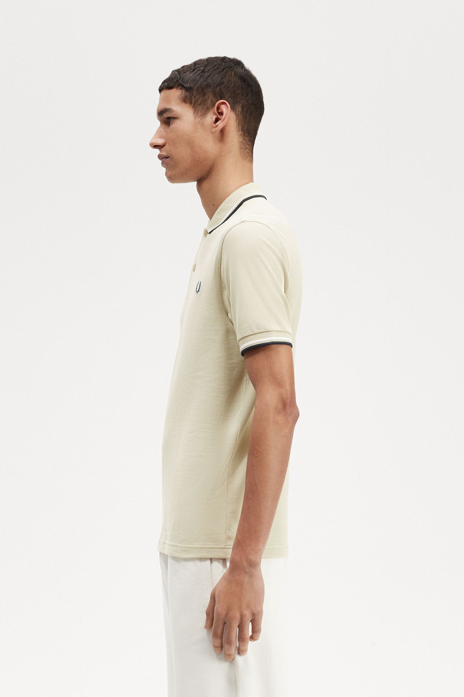 The Fred Perry ShirtM3600 Light Oyster / Snow White / Petrol Blue