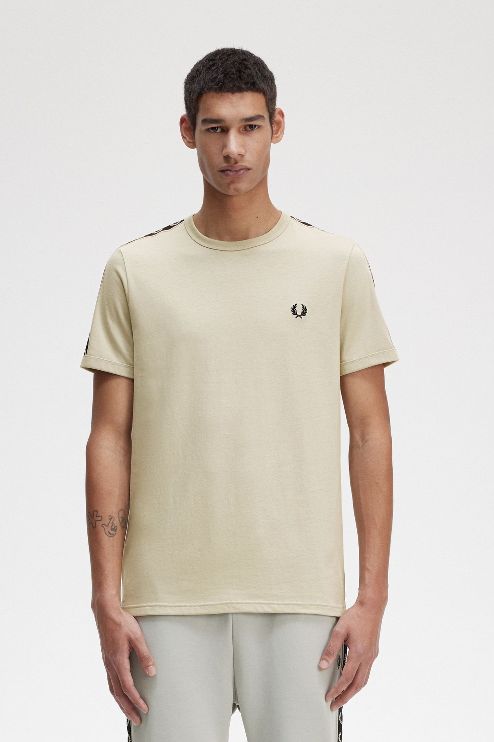 Contrast Tape Ringer T-Shirt Light Oyster / Black