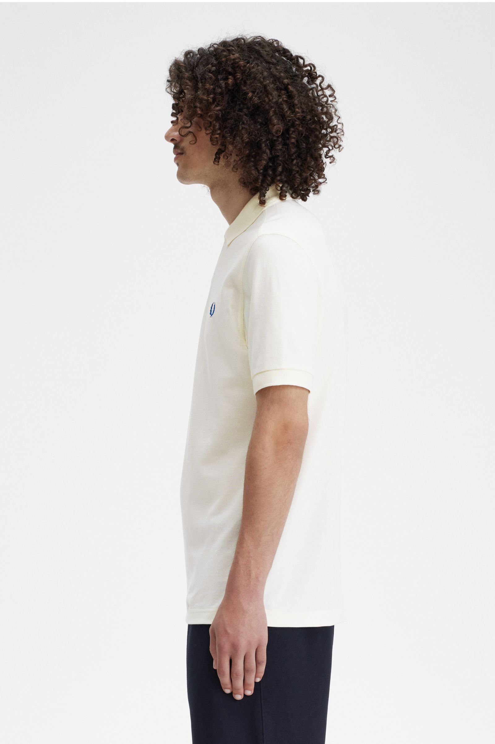 The Fred Perry ShirtM6000 Ecru / Shaded Cobalt