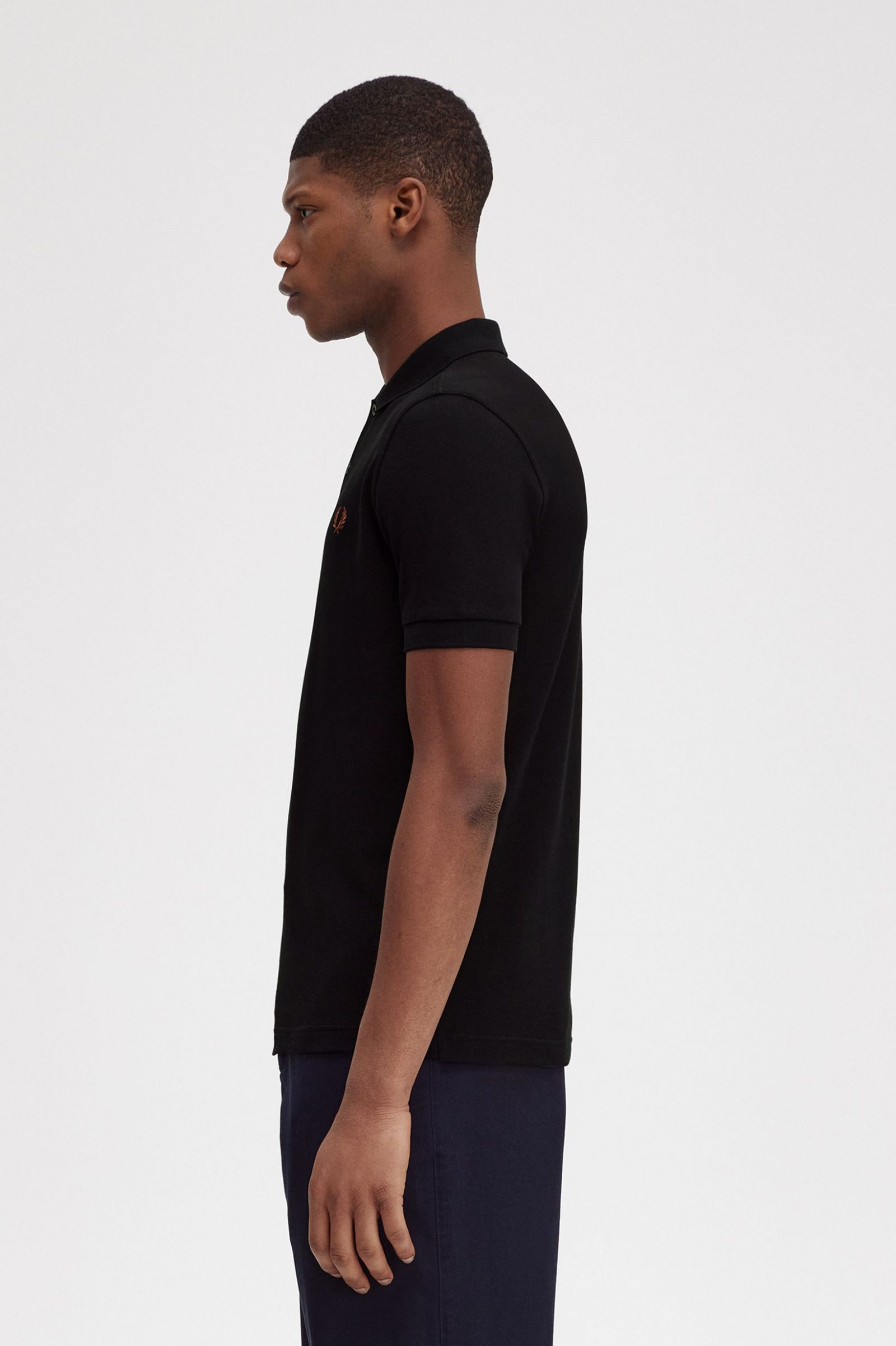 The Fred Perry ShirtM6000 Black / Whisky Brown