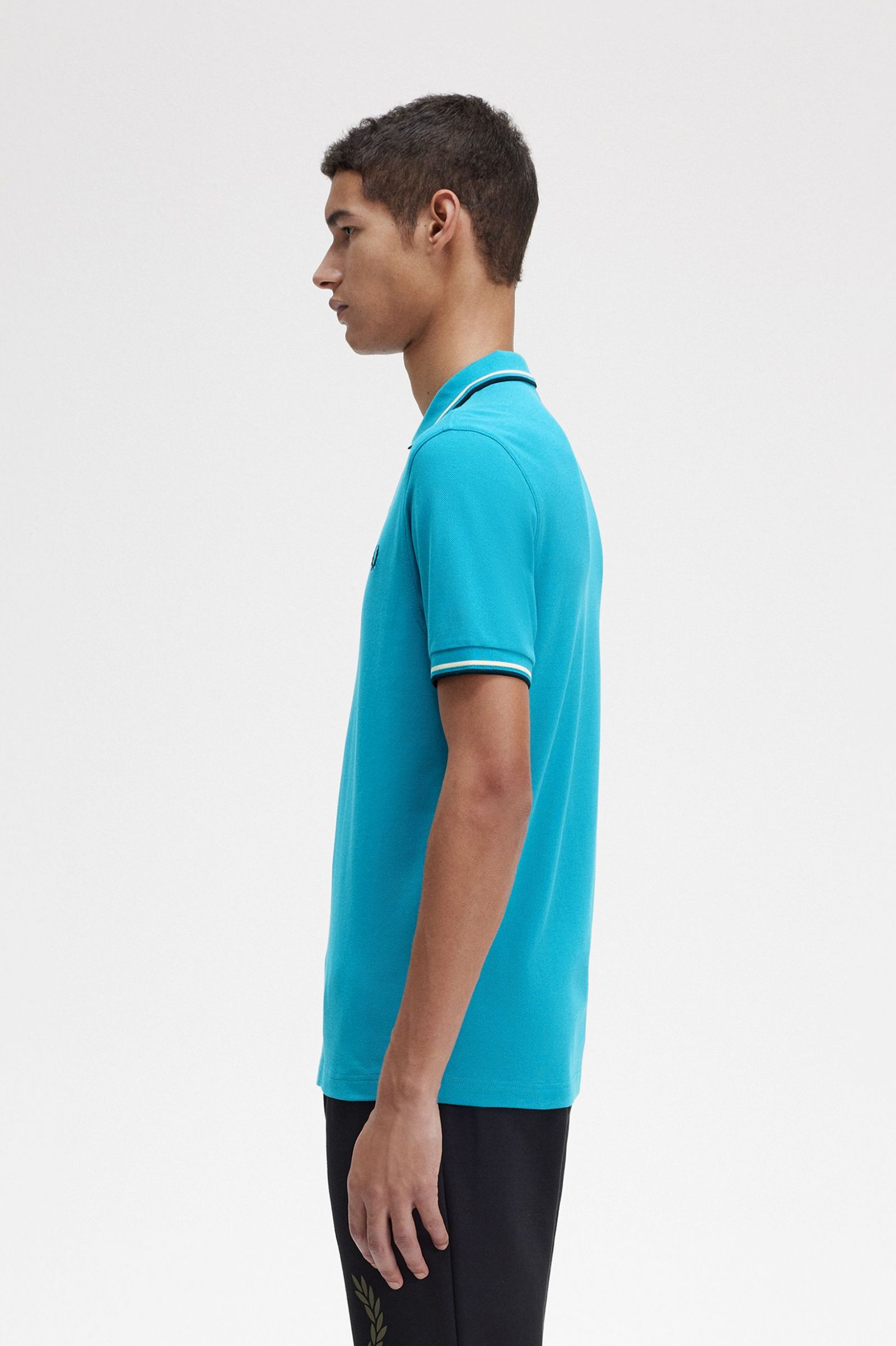 The Fred Perry ShirtM3600 Cyber Blue / Ice Cream / Black