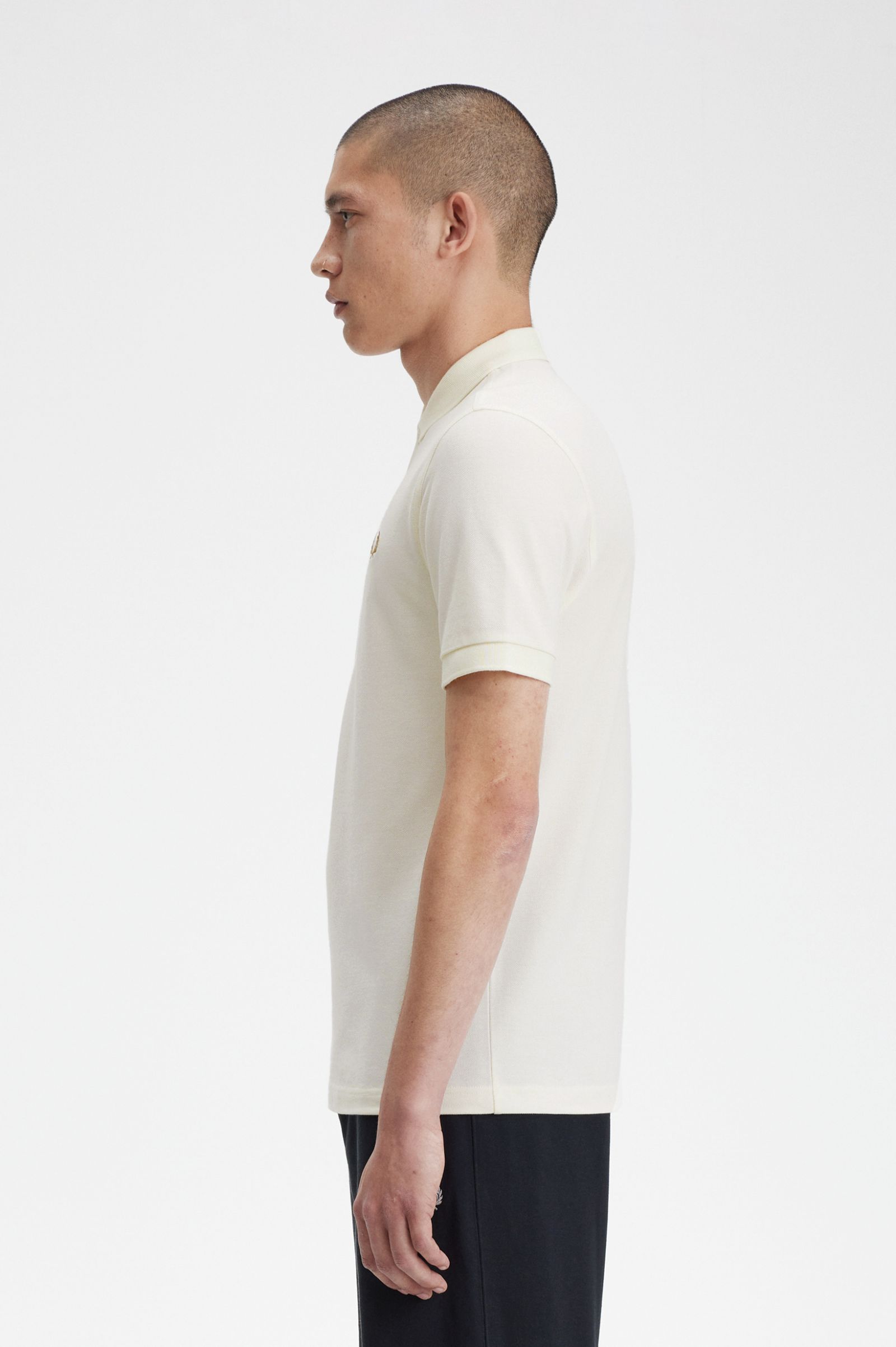 The Fred Perry ShirtM6000 Ecru / Dark Caramel