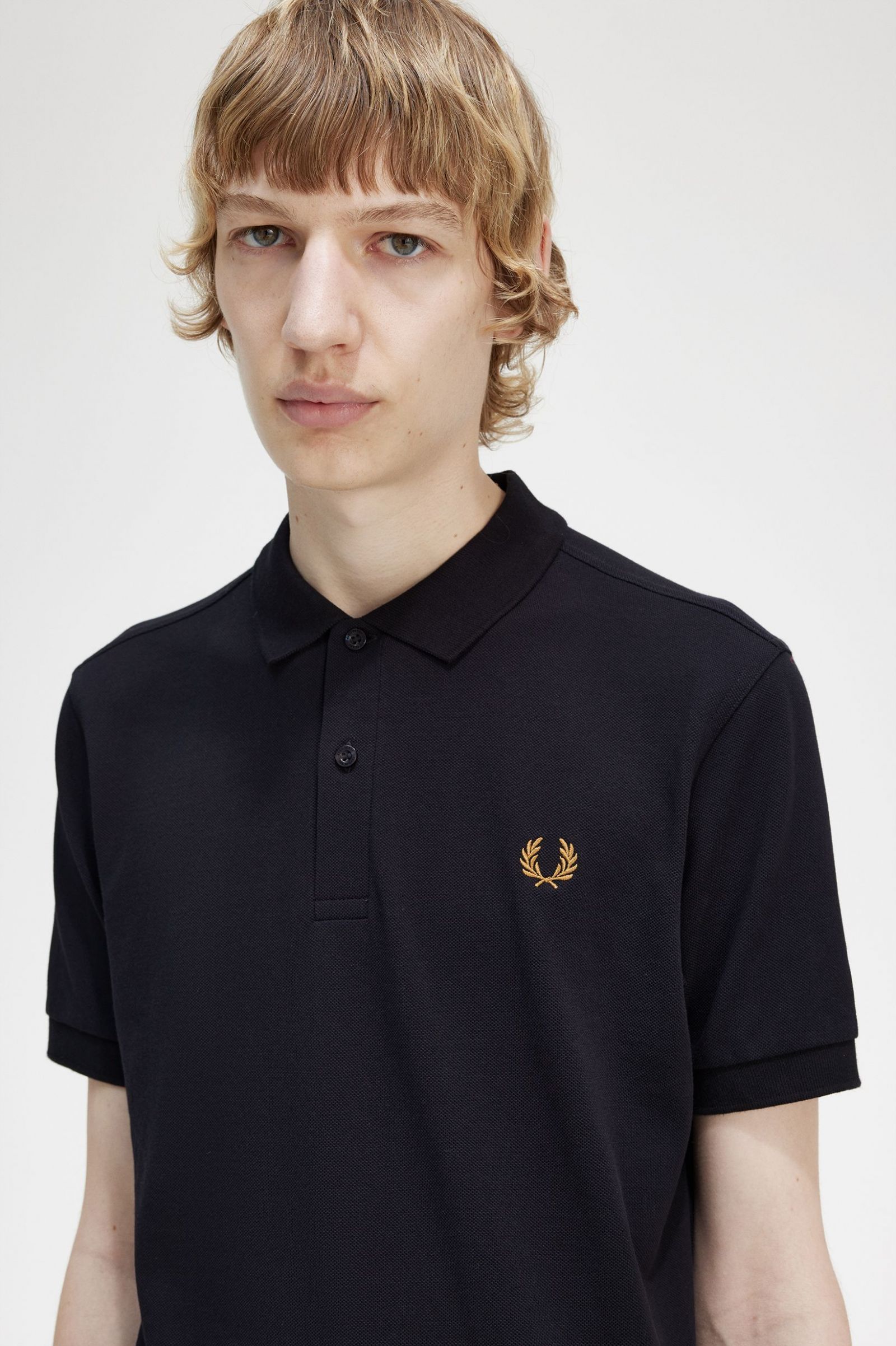 The Fred Perry ShirtM6000 Navy / Dark Caramel