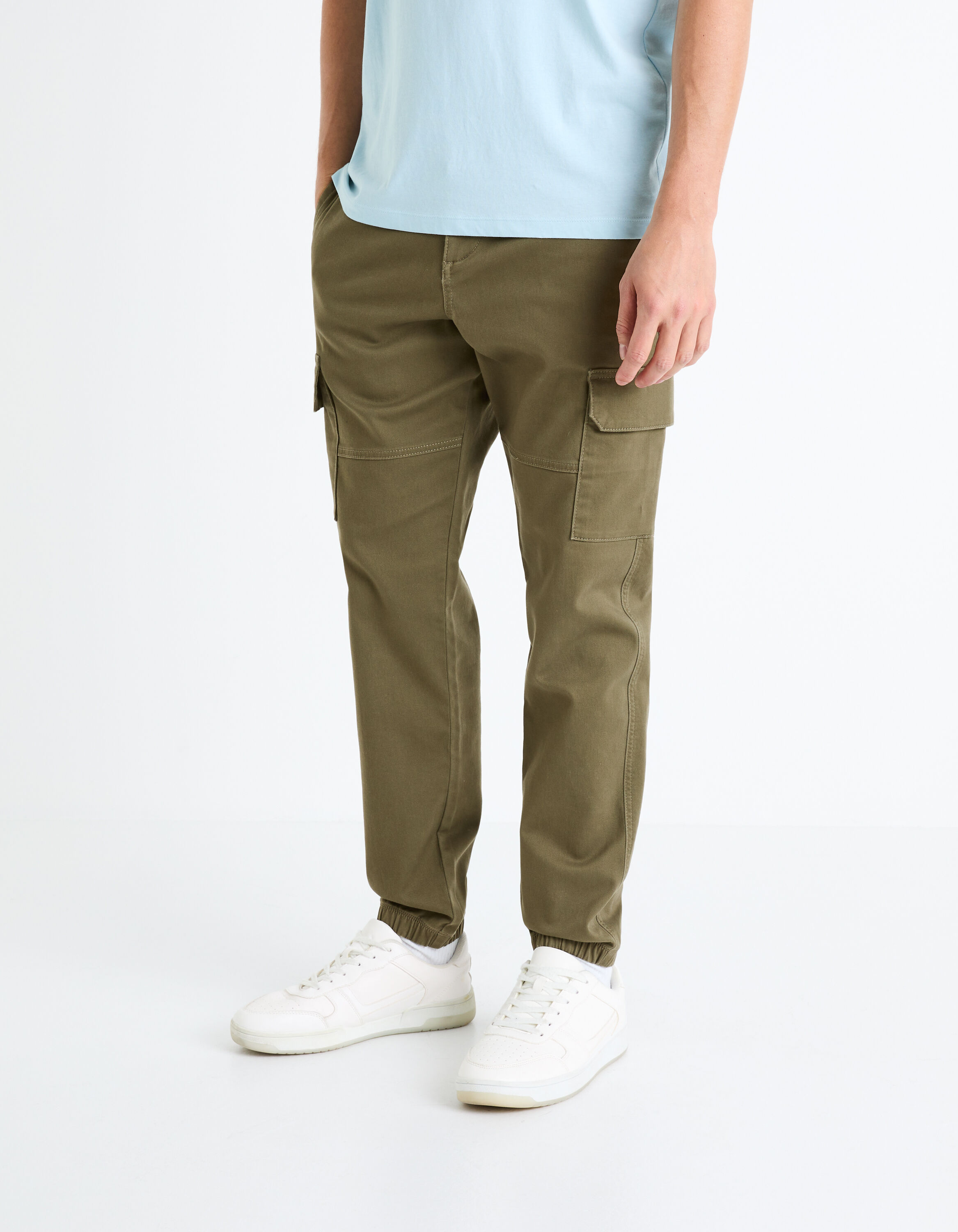 Pantalon slim cargo - kaki fonc&eacute;