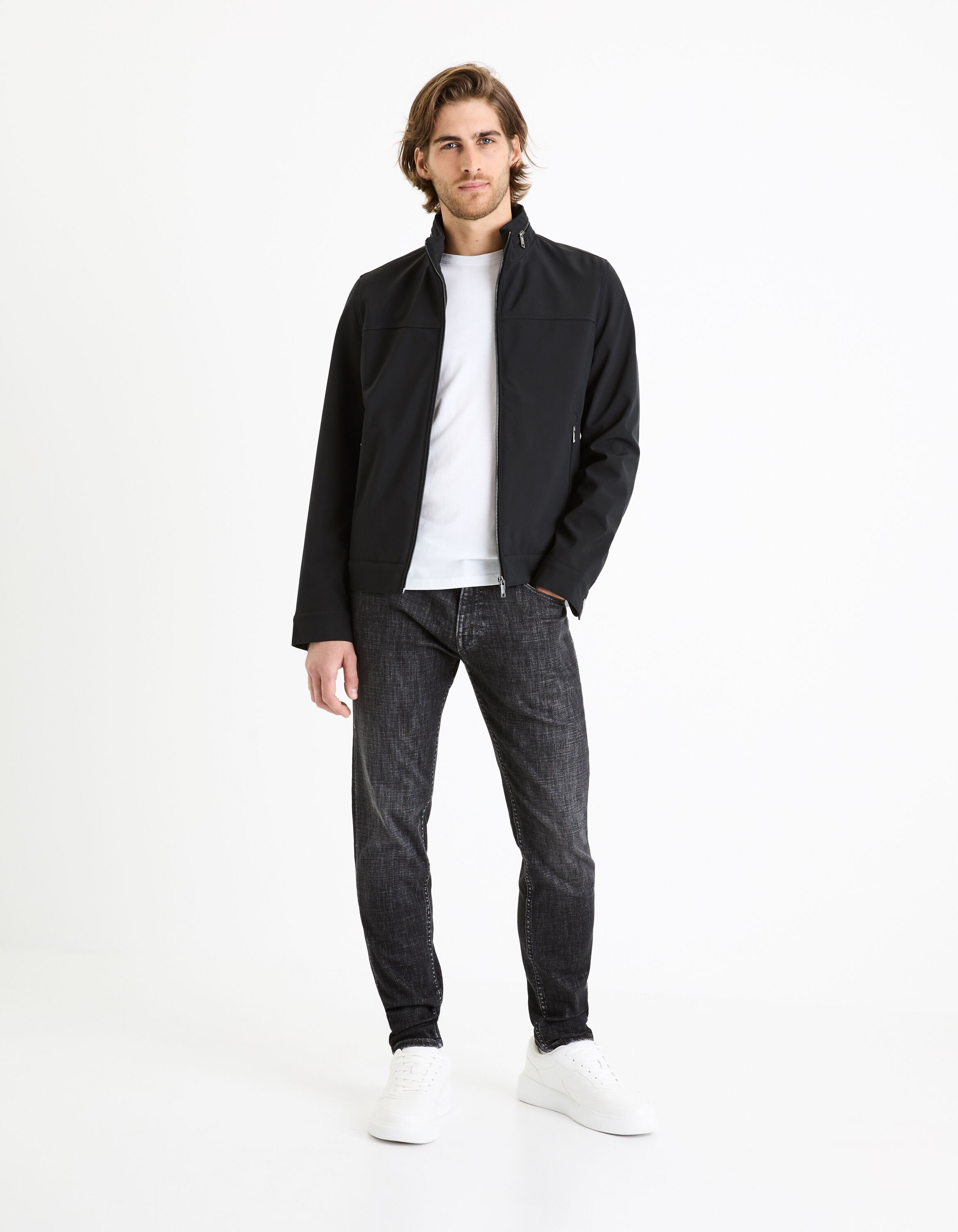 Blouson d&eacute;perlant avec capuche dans le col - noir