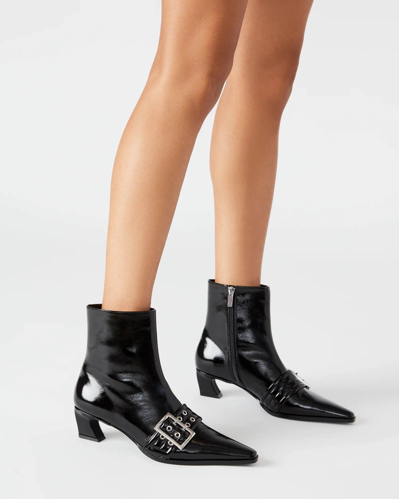 AXTON BLACK LEATHER