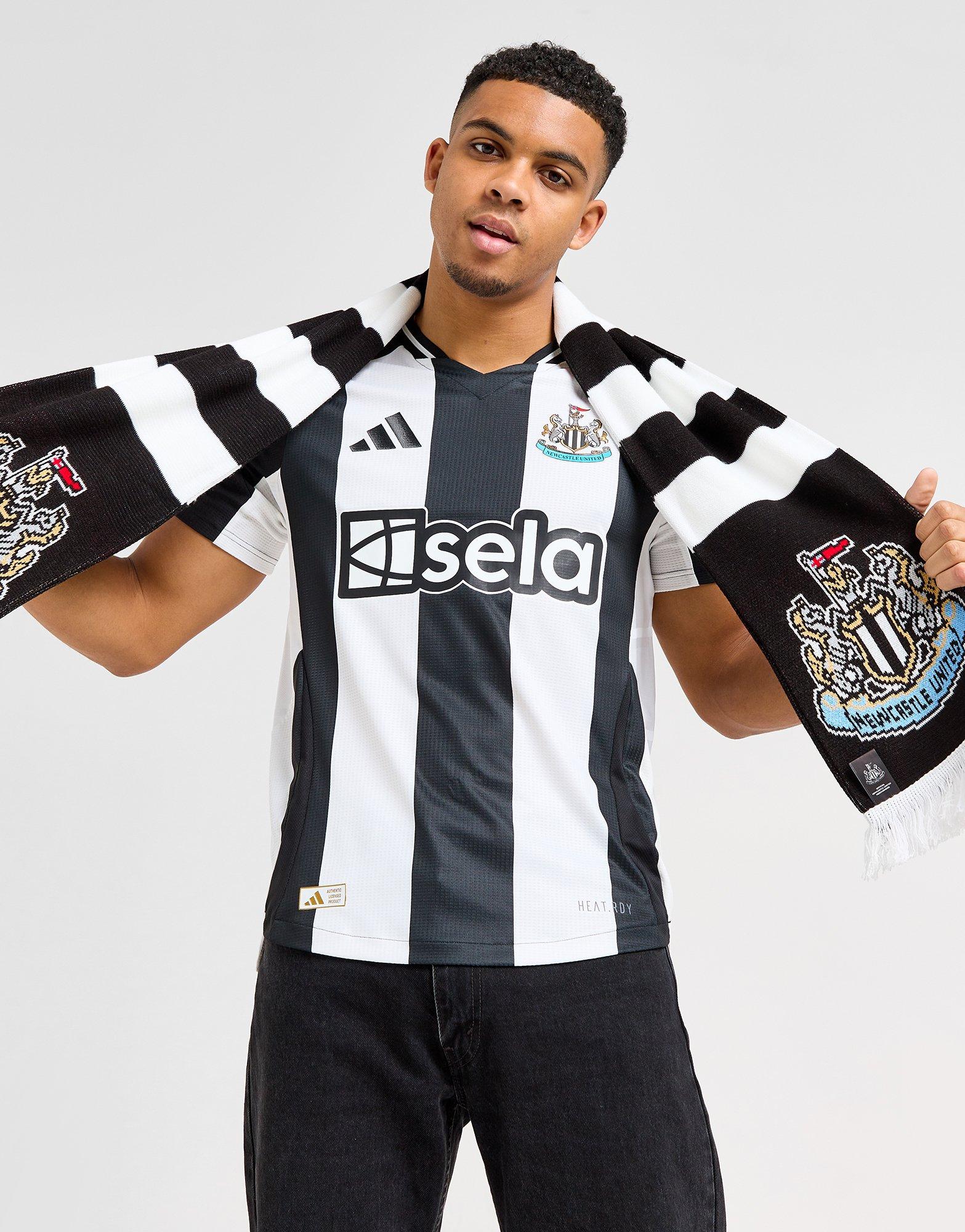 Official Team Newcastle United FC Striped Scarf