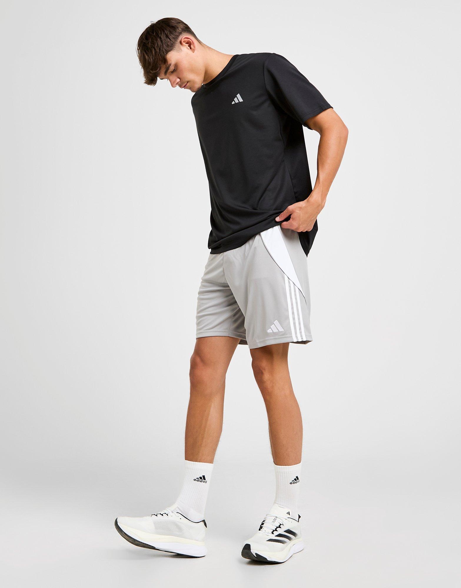 Tiro Shorts