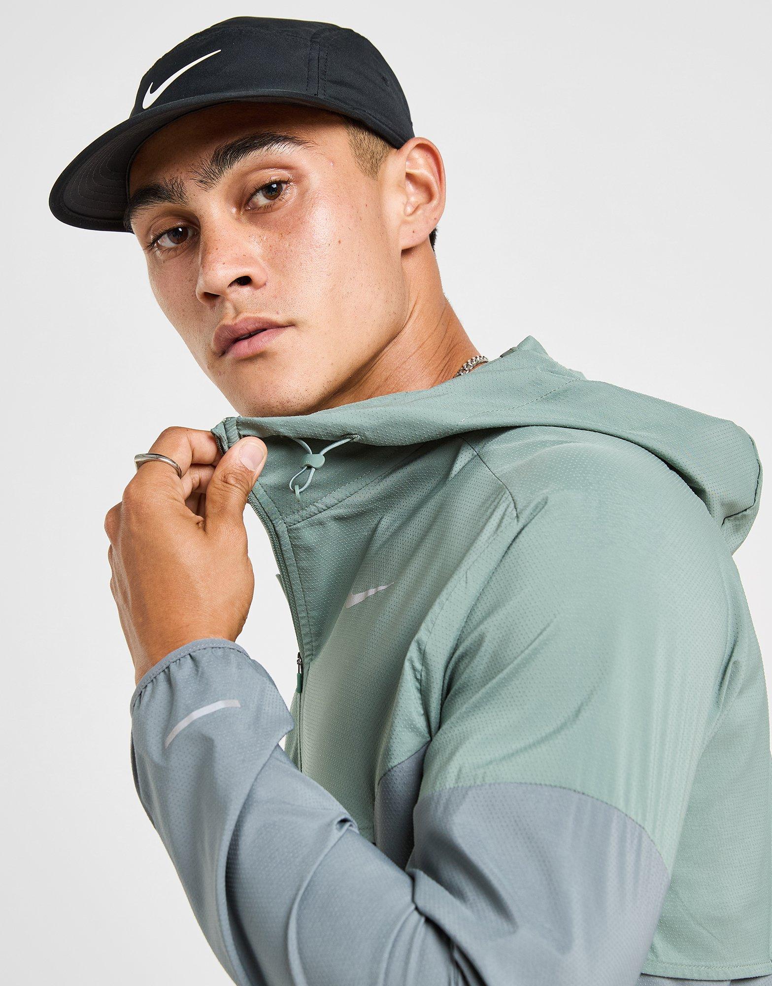 Impossibly Light Windrunner Packable Jacket