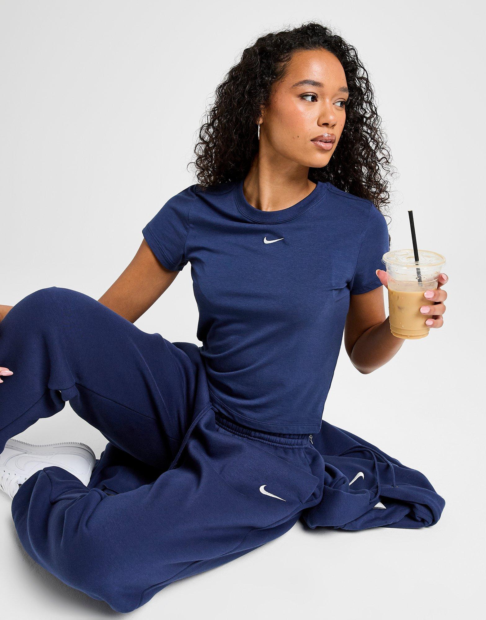 Essential Sportswear Chill Knit T-Shirt