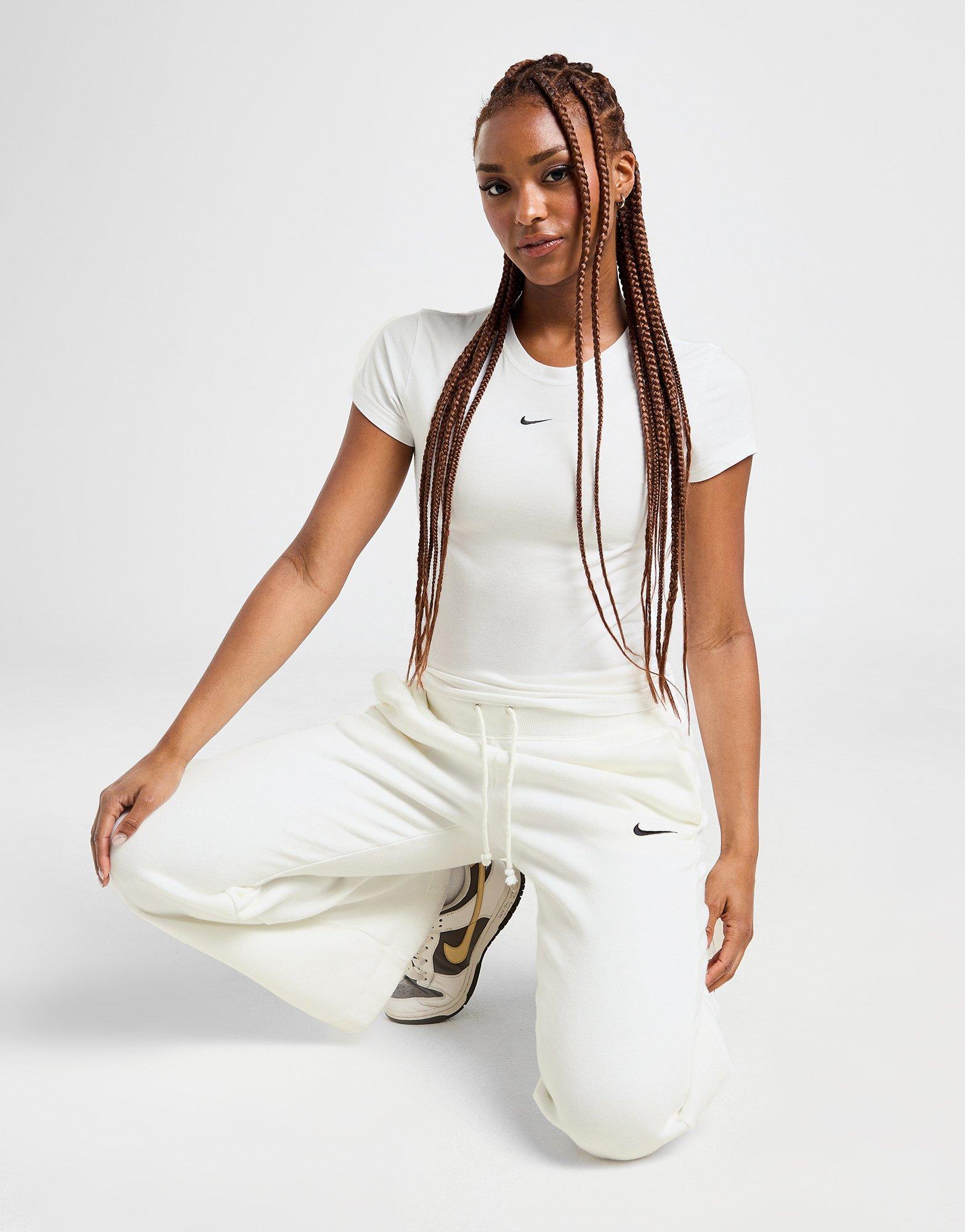 Essential Sportswear Chill Knit T-Shirt