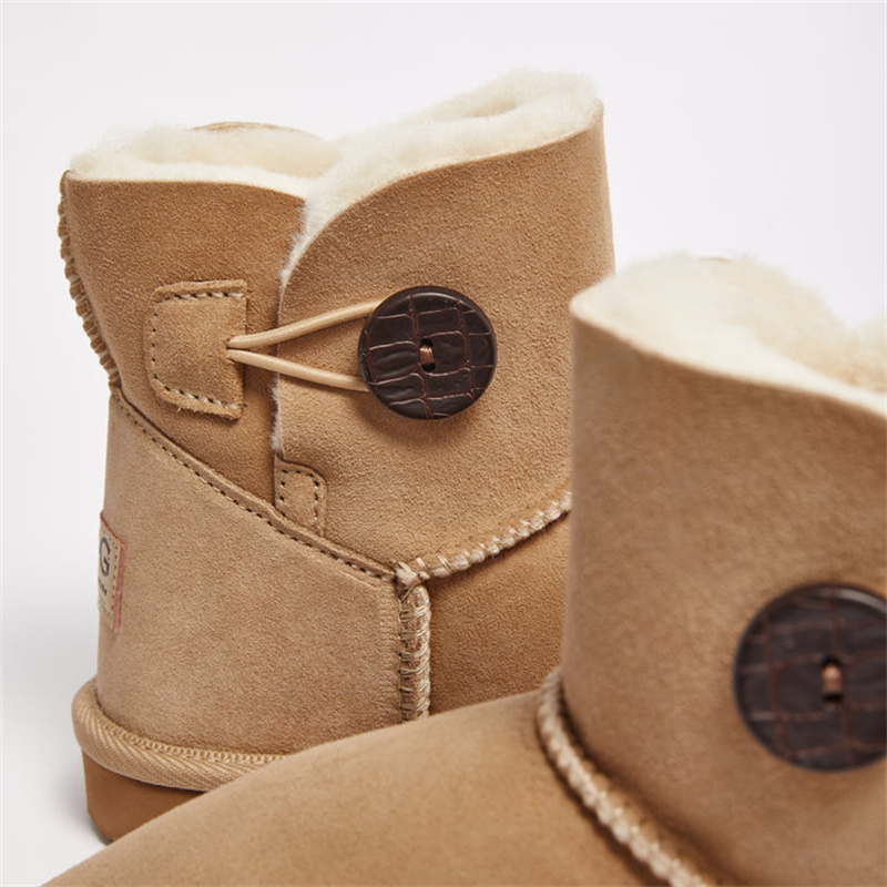 Women's Burleigh Button Mini Natural