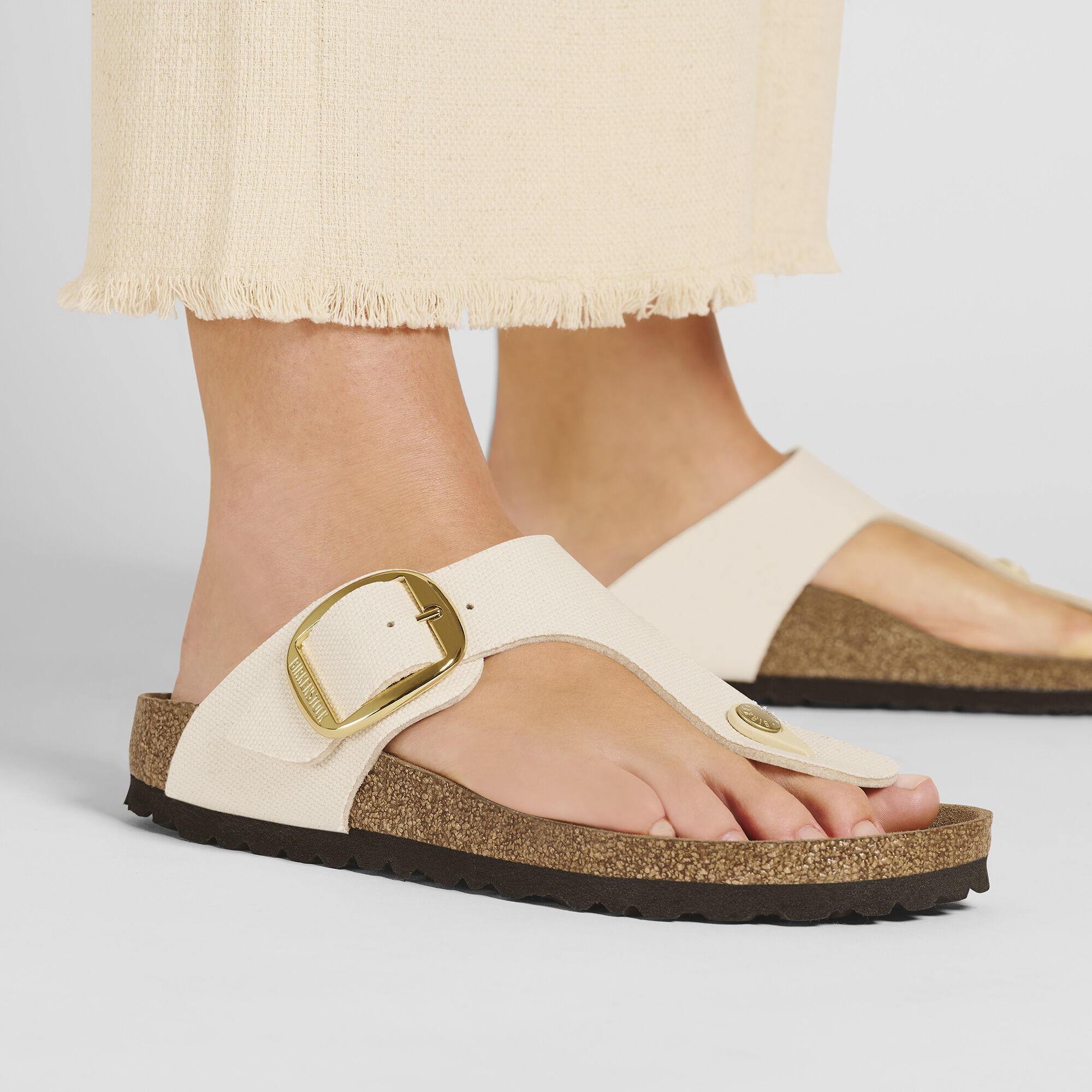 Gizeh Big Buckle Rivet Logo Textile