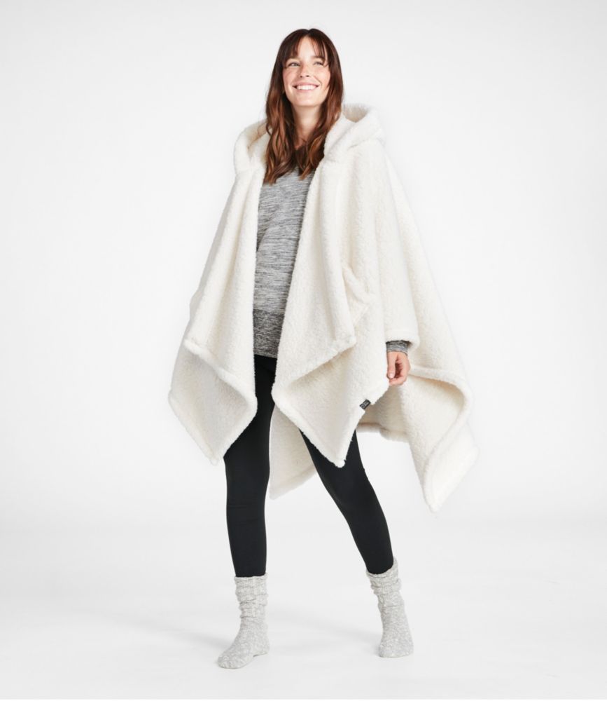 Cozy Sherpa Wearable Throw, Plaid