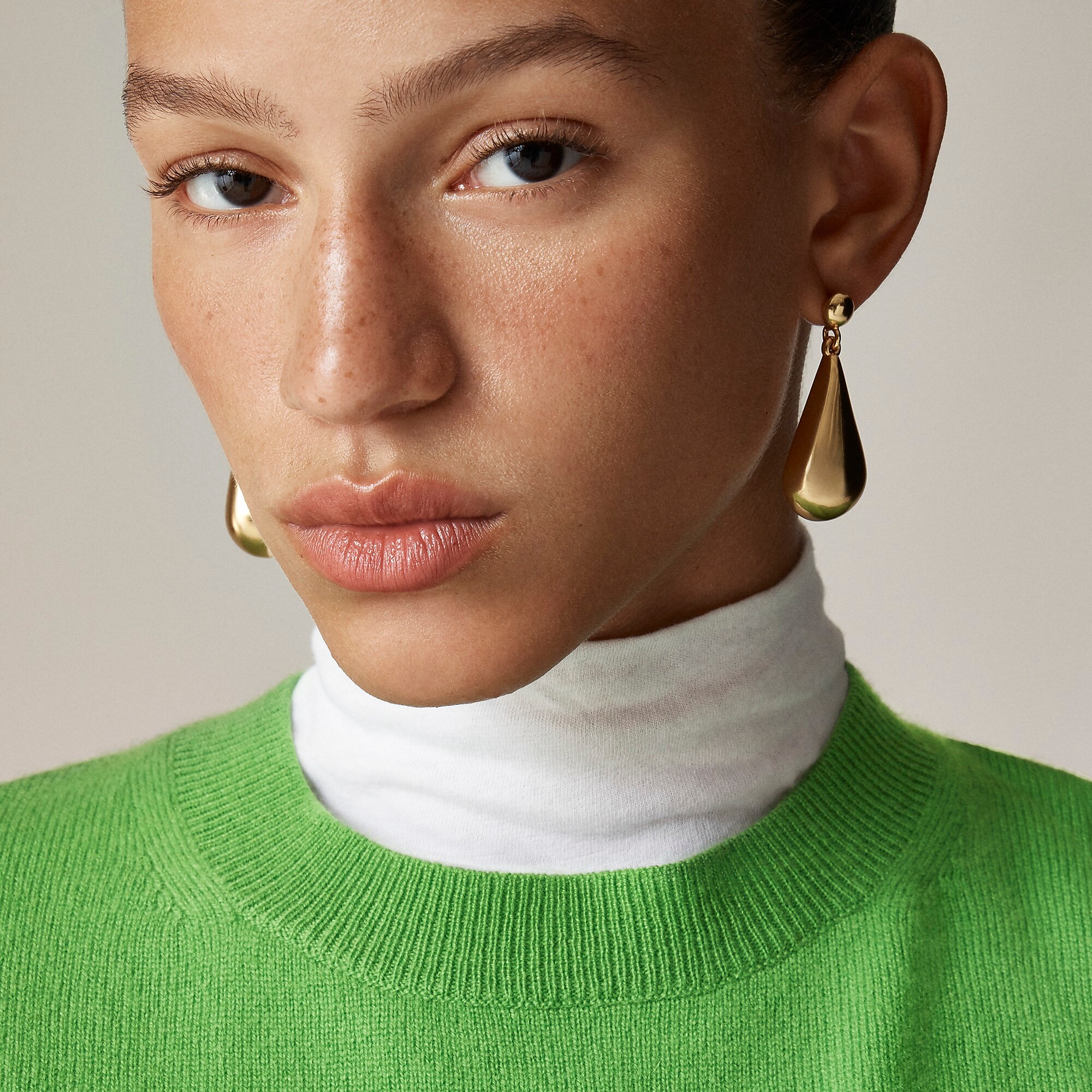 Cashmere classic-fit crewneck sweater-Grass