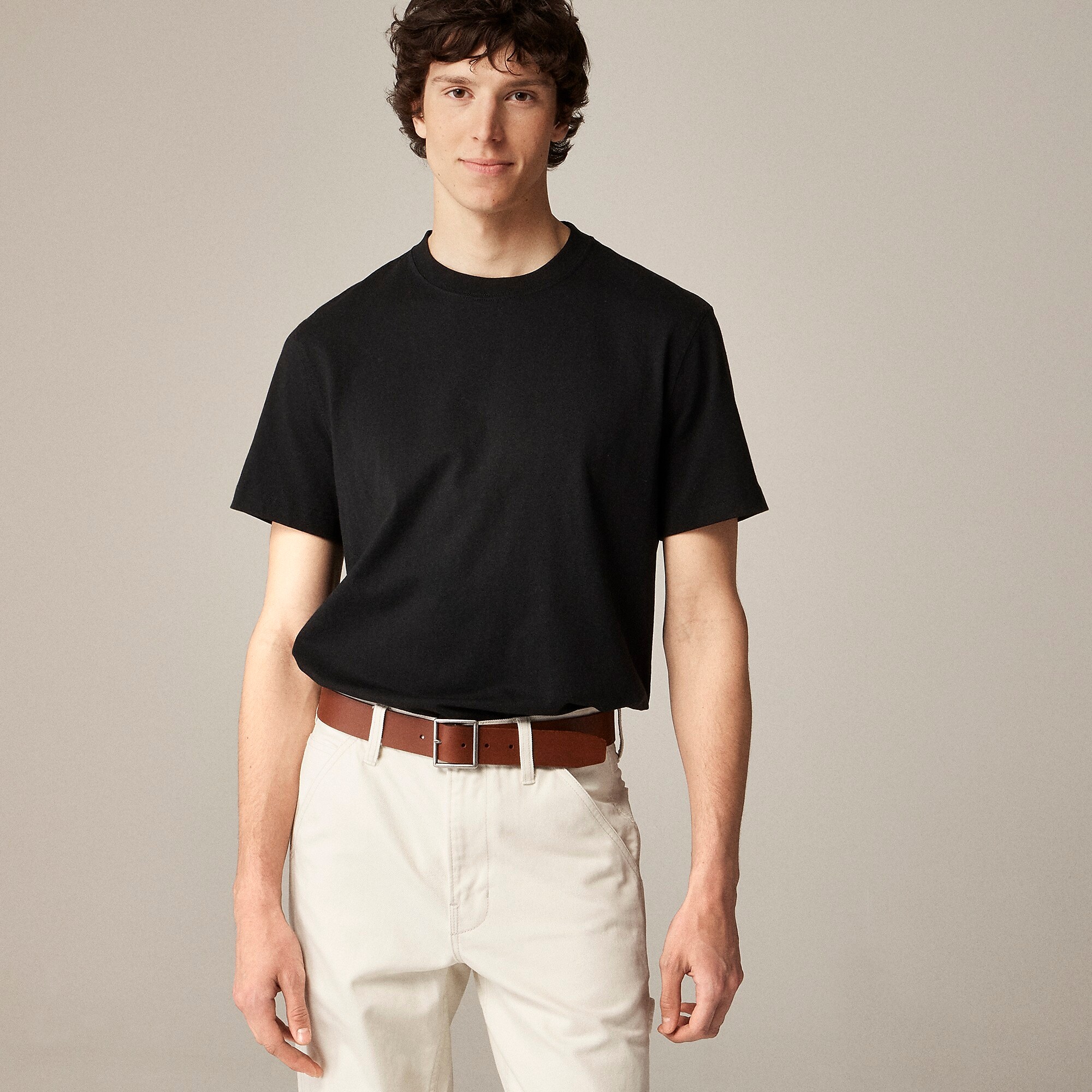 Relaxed premium-weight cotton no-pocket T-shirt-Black