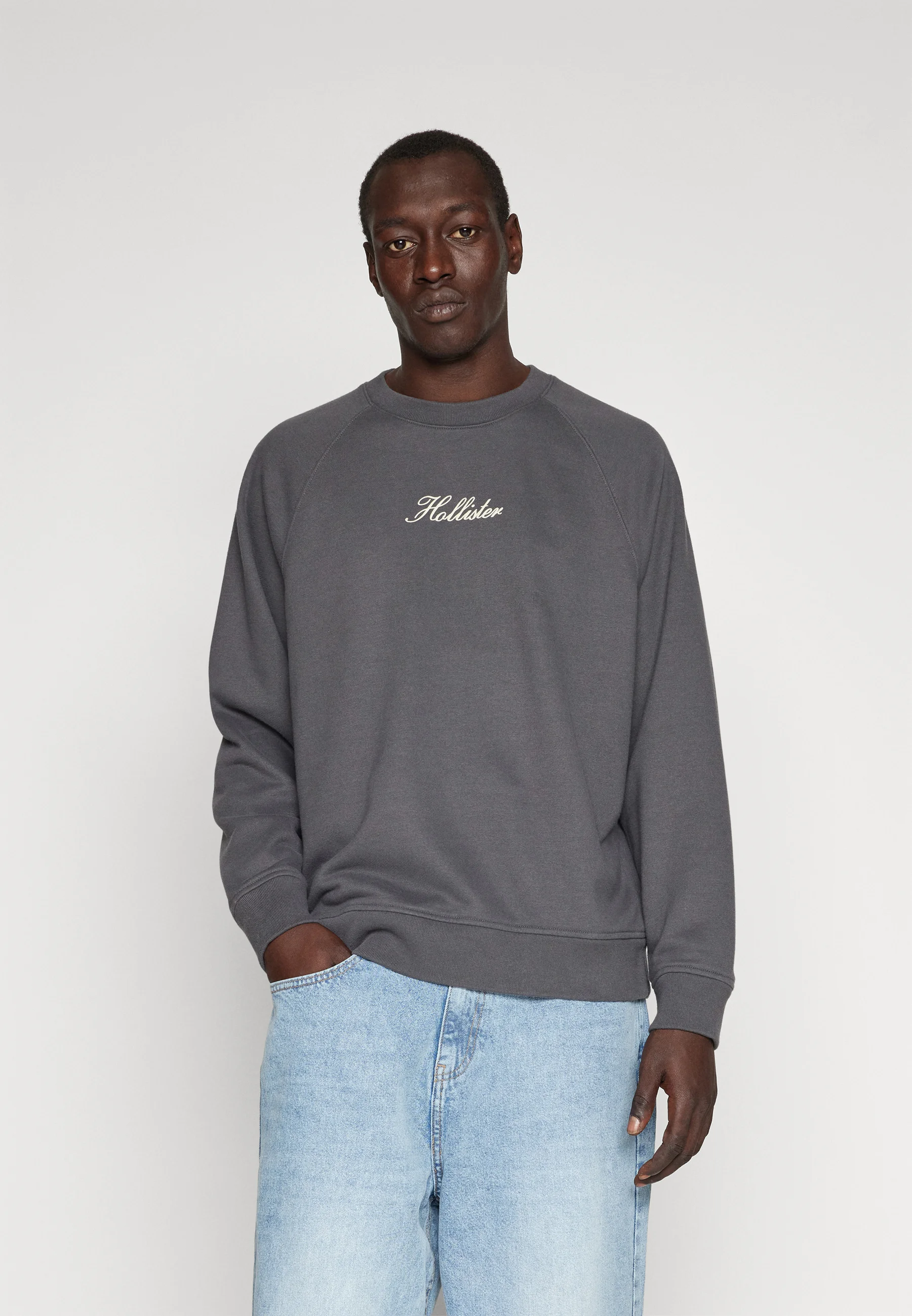 Hollister Co. EXCLUSIVE CREW- Felpa
