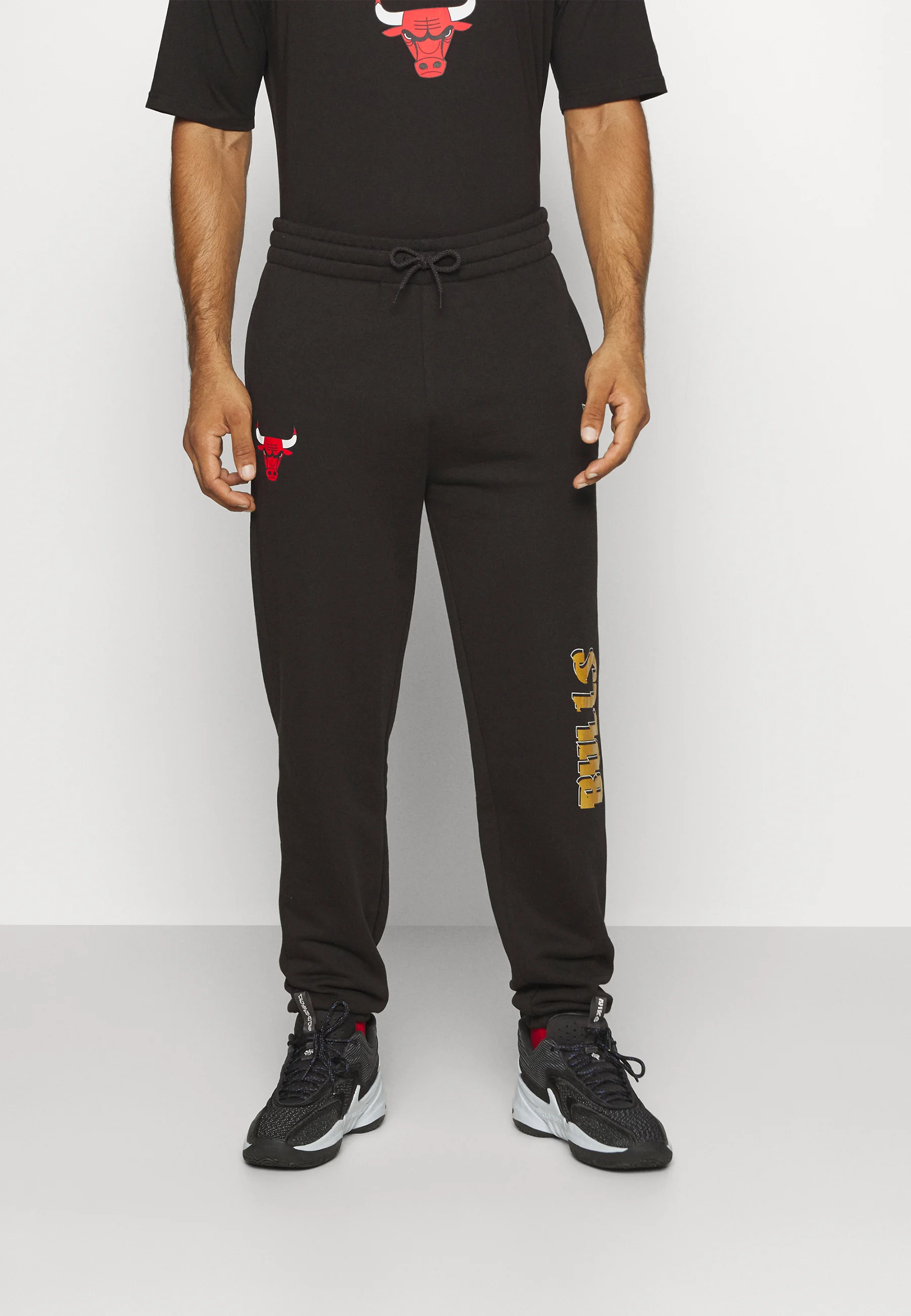 New Era NBA CHICAGO BULLS TEAM SCRIPT - Pantaloni sportivi