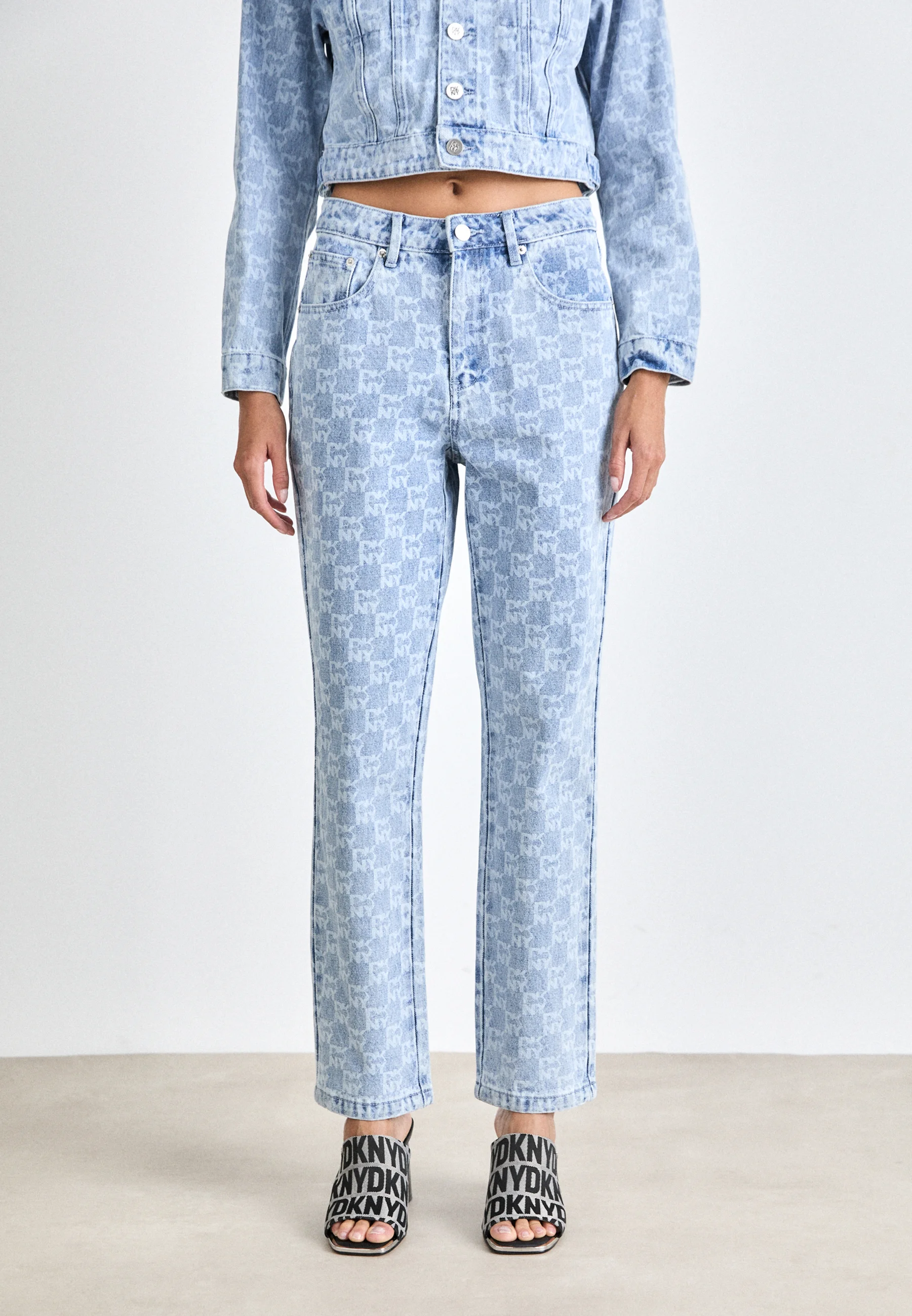 PANTS - Jeans a sigaretta