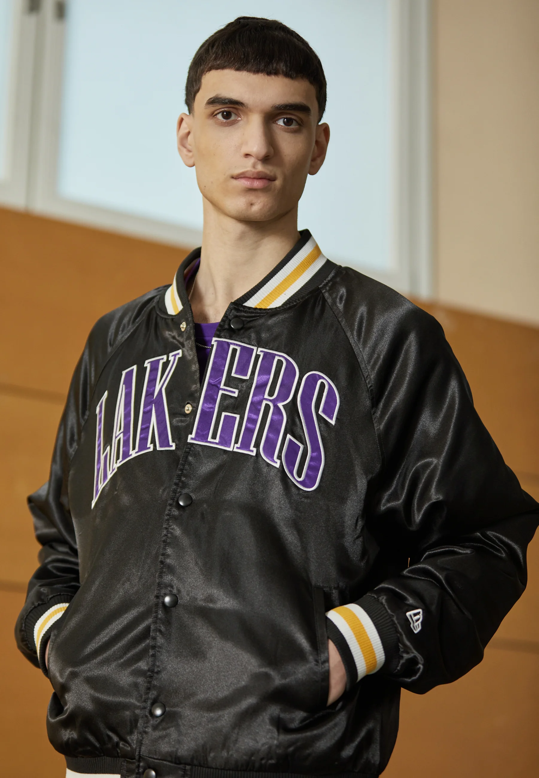 New Era NBA LOS ANGELES LAKERS APPLIQUE BOMBER - Squadra