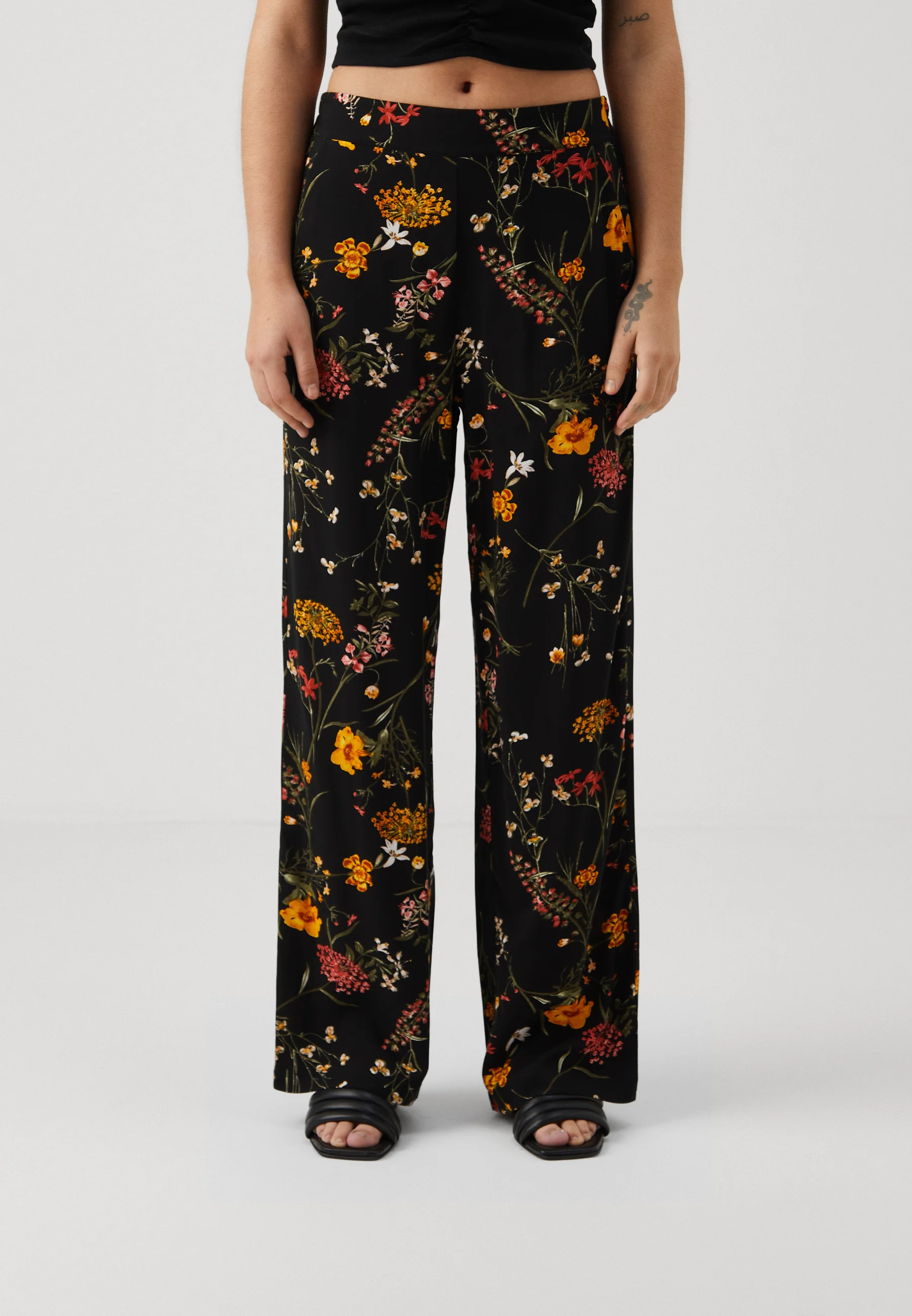 Vero Moda Petite VMEASY WIDE PANTS- Pantaloni