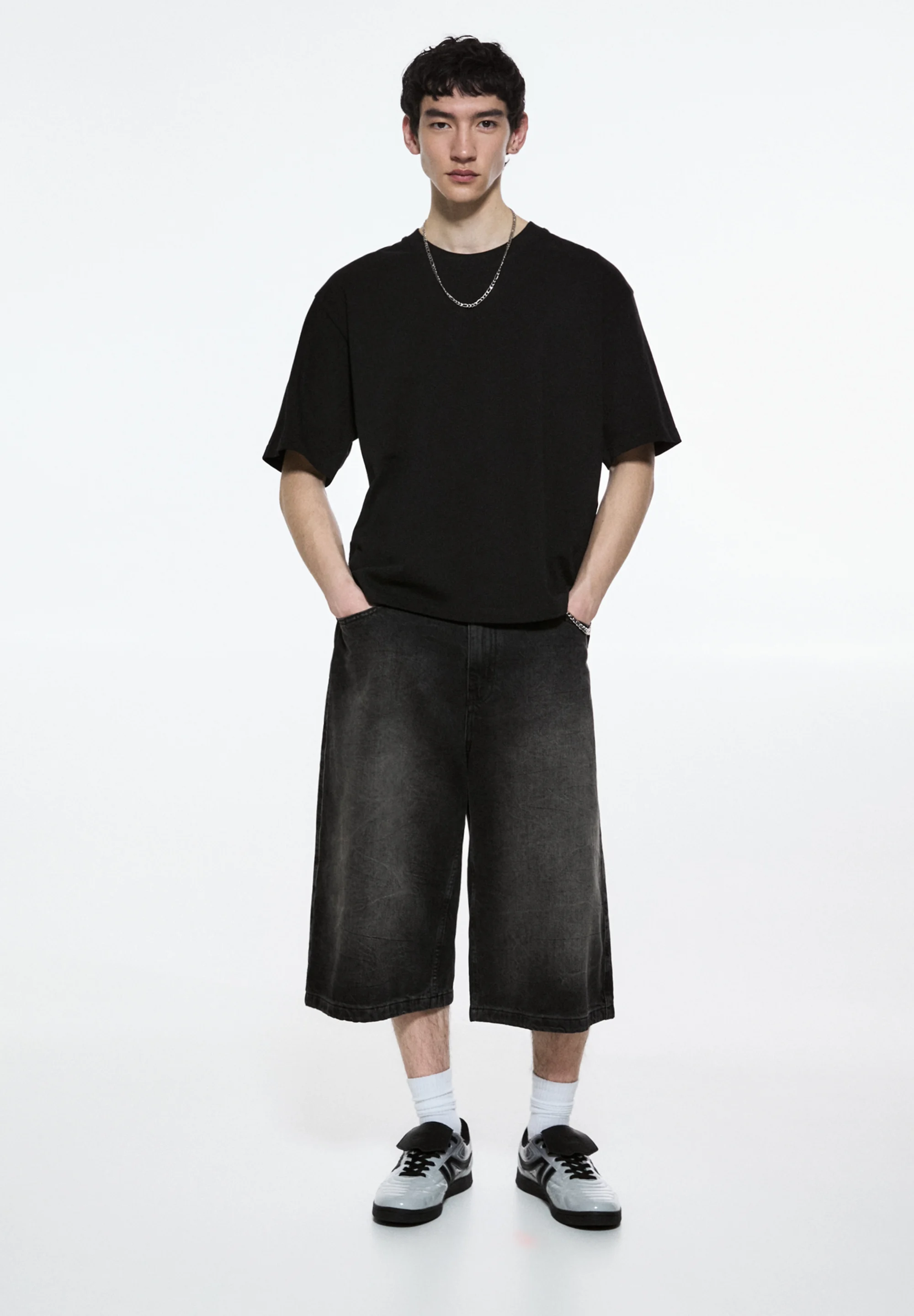 PULL&BEAR SUPER BAGGY- Shorts di jeans