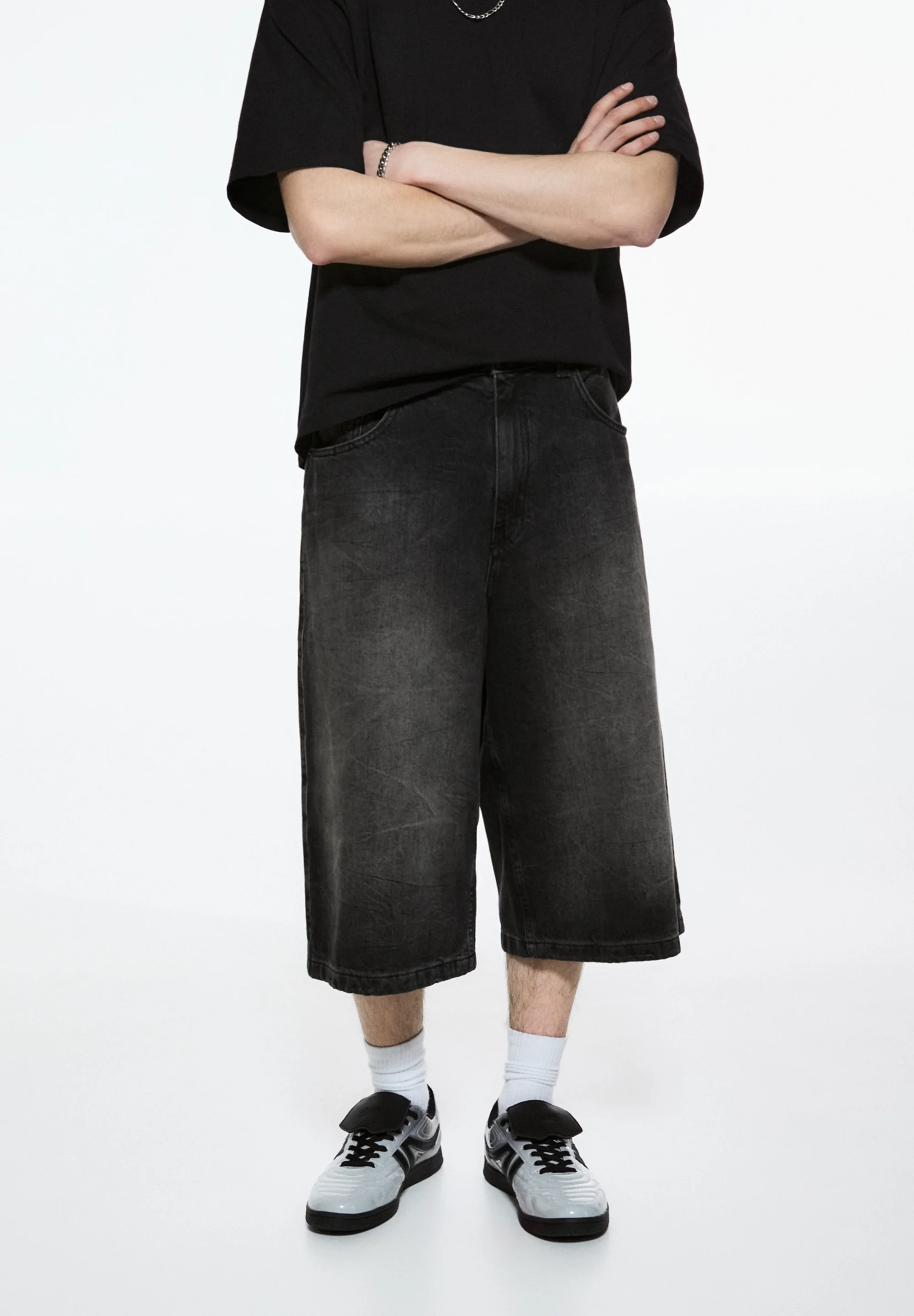 PULL&BEAR SUPER BAGGY- Shorts di jeans