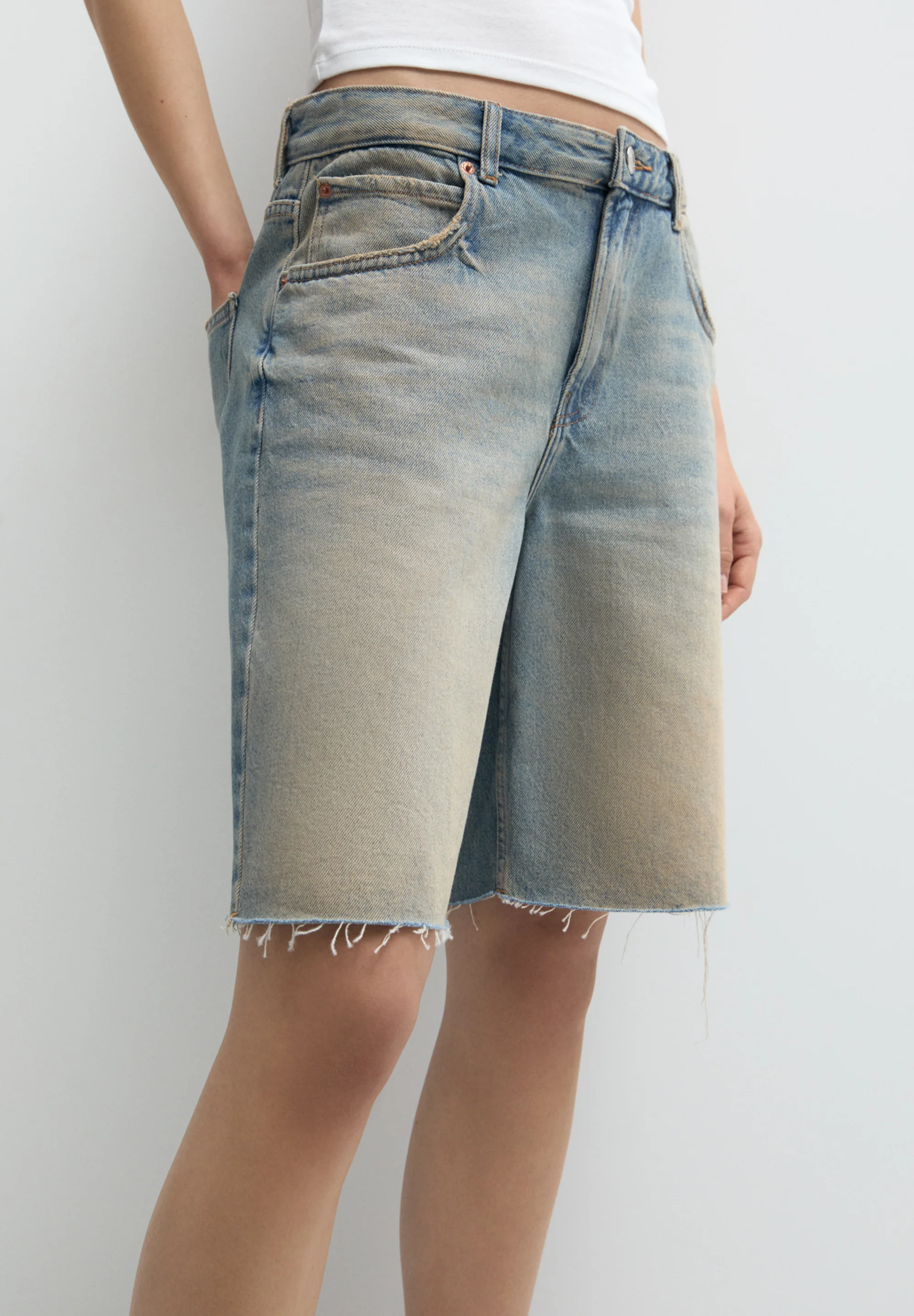 PULL&BEAR SKATER - BERMUDA - Shorts di jeans