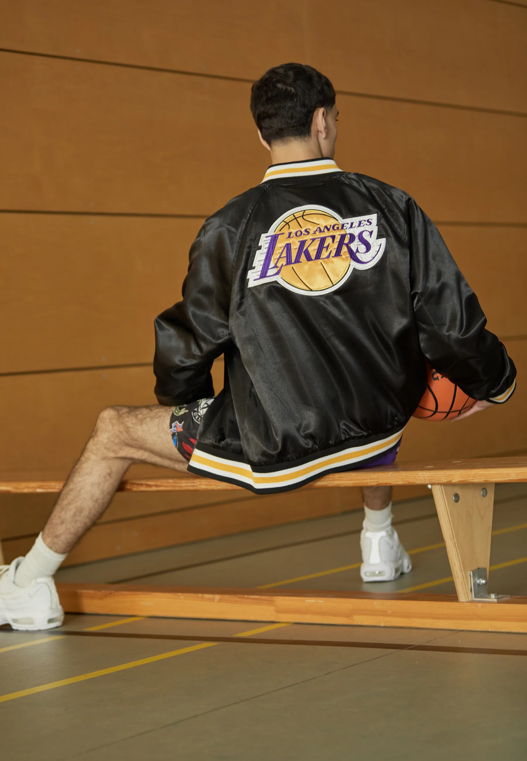 New Era NBA LOS ANGELES LAKERS APPLIQUE BOMBER - Squadra