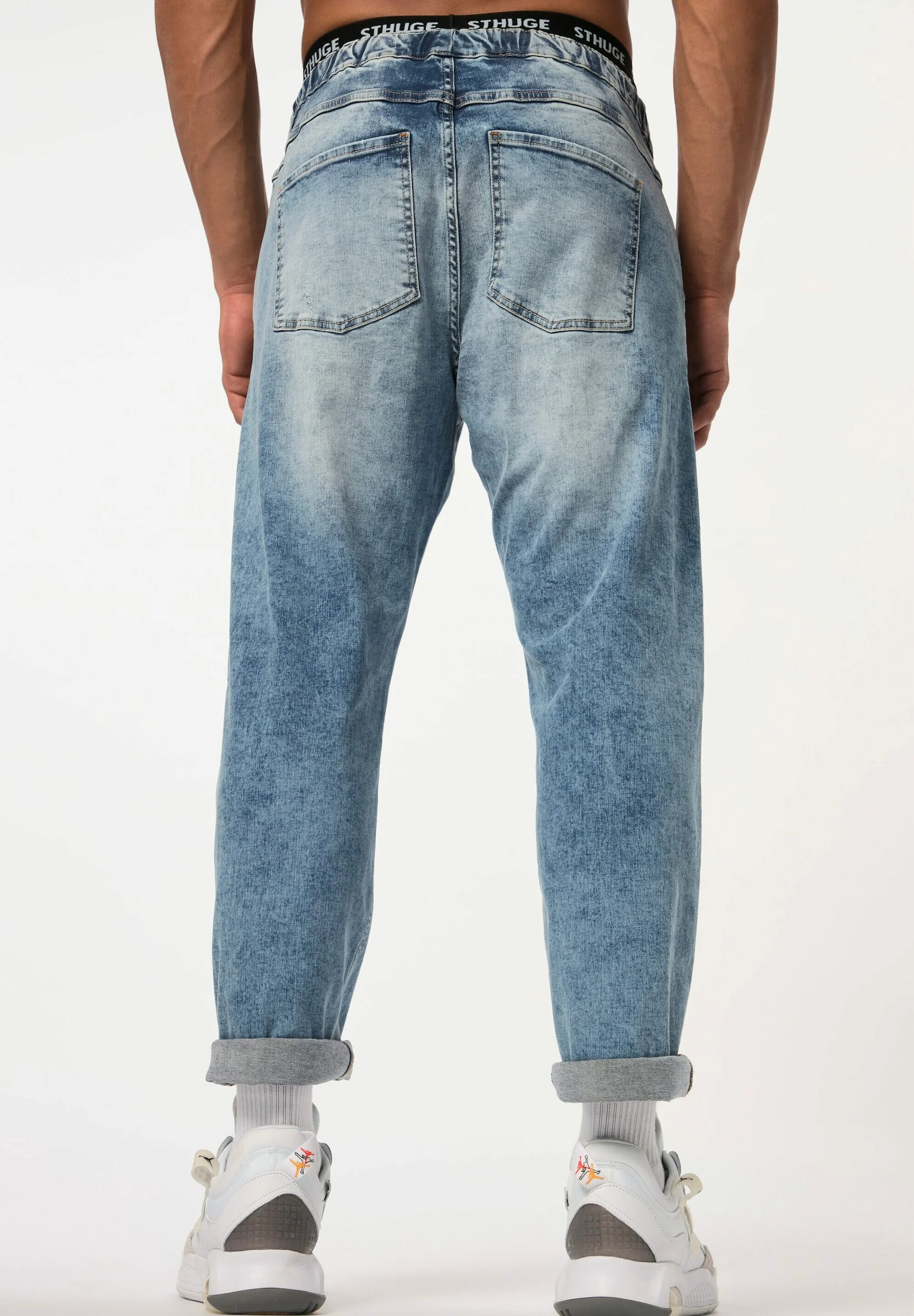 STHUGE Jeans a sigaretta